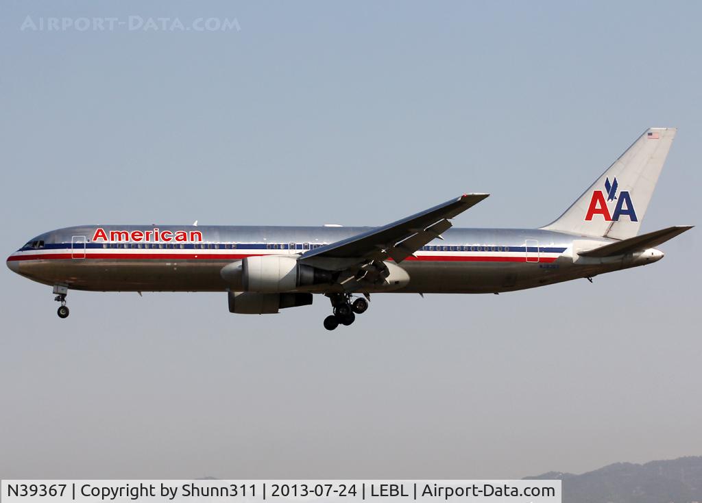N39367, 1991 Boeing 767-323 C/N 25194, Landing rwy 25R