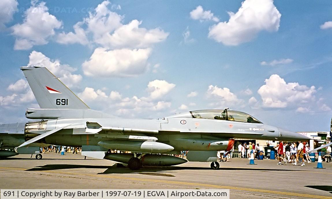 691, 1980 Fokker F-16B Fighting Falcon C/N 6L-10, General Dynamics F-16B Fighting Falcon [6L-10] (Royal Norwegian Air Force) RAF Fairford 19/07/1997