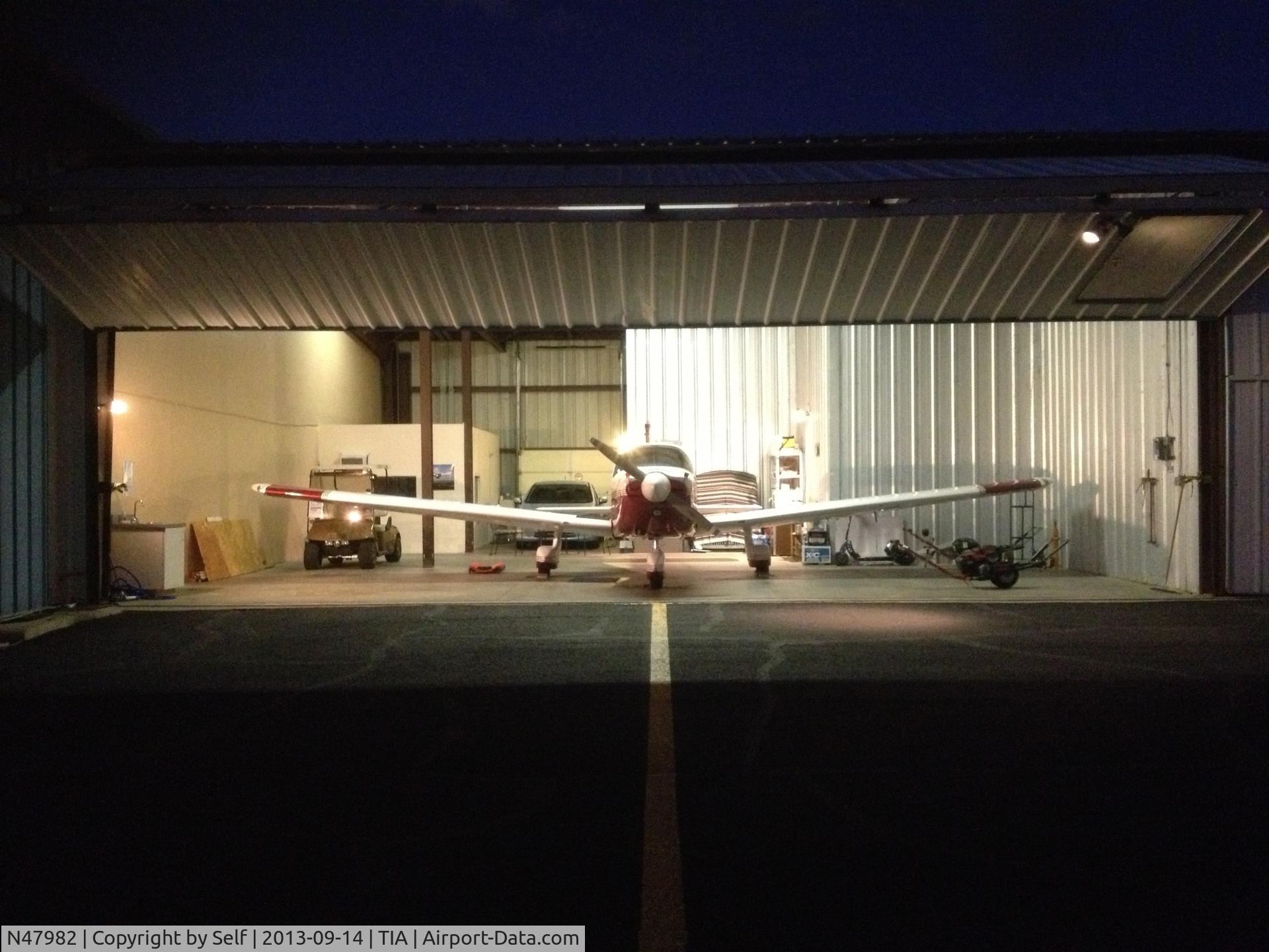 N47982, 1977 Piper PA-28-181 C/N 28-7890165, In the hangar at Tucson Intl.