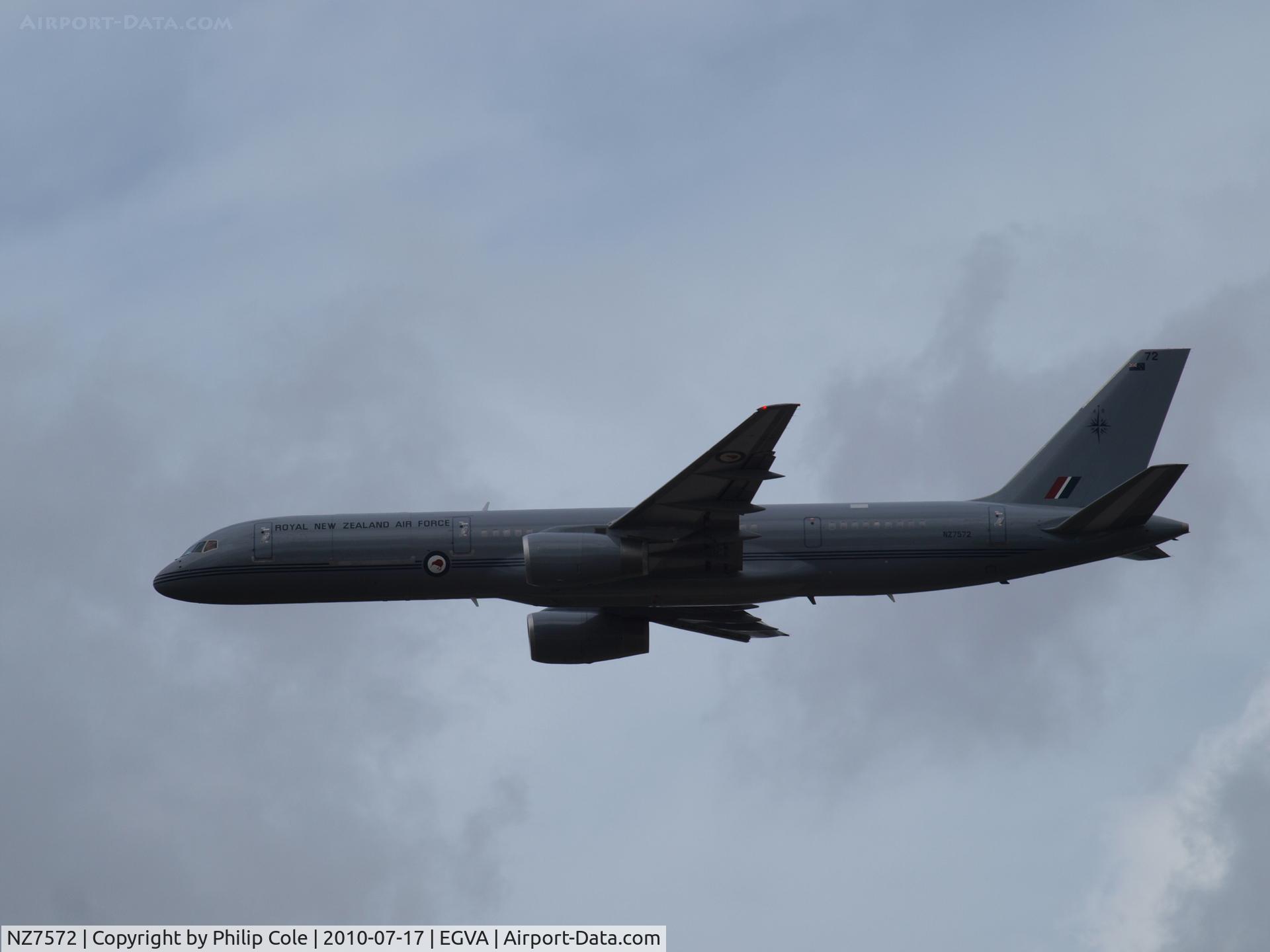 NZ7572, 1993 Boeing 757-2K2 C/N 26634, RIAT 2010