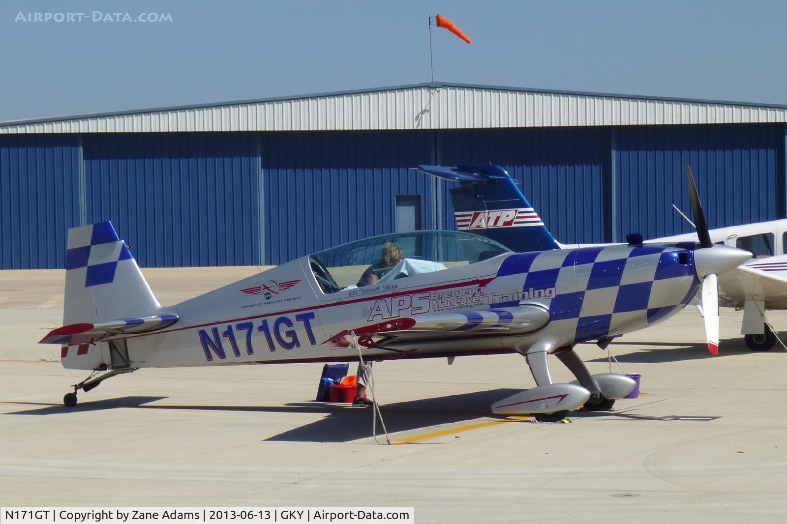 N171GT, 2008 Extra EA-300/L C/N 1279, At Arlington Municipal Airport