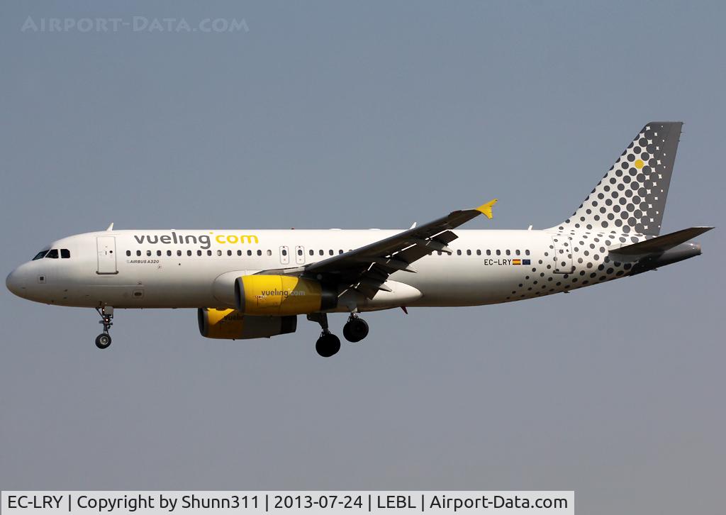 EC-LRY, 2002 Airbus A320-232 C/N 1862, Landing rwy 25R