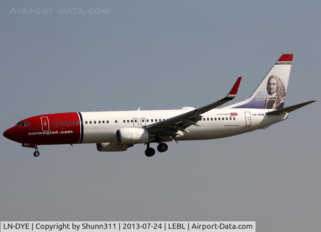 LN-DYE, 2010 Boeing 737-8JP C/N 39003, Landing rwy 25R