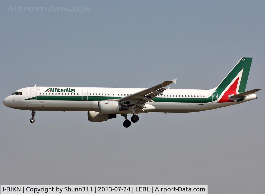 I-BIXN, 1996 Airbus A321-112 C/N 576, Landing rwy 25R