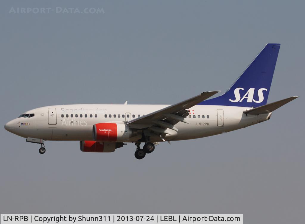 LN-RPB, 1998 Boeing 737-683 C/N 28294, Landing rwy 25R