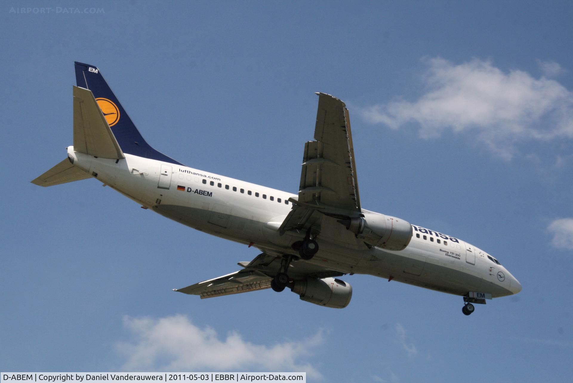 D-ABEM, 1991 Boeing 737-330 C/N 25416, Flight LH1010 is descending to RWY 02