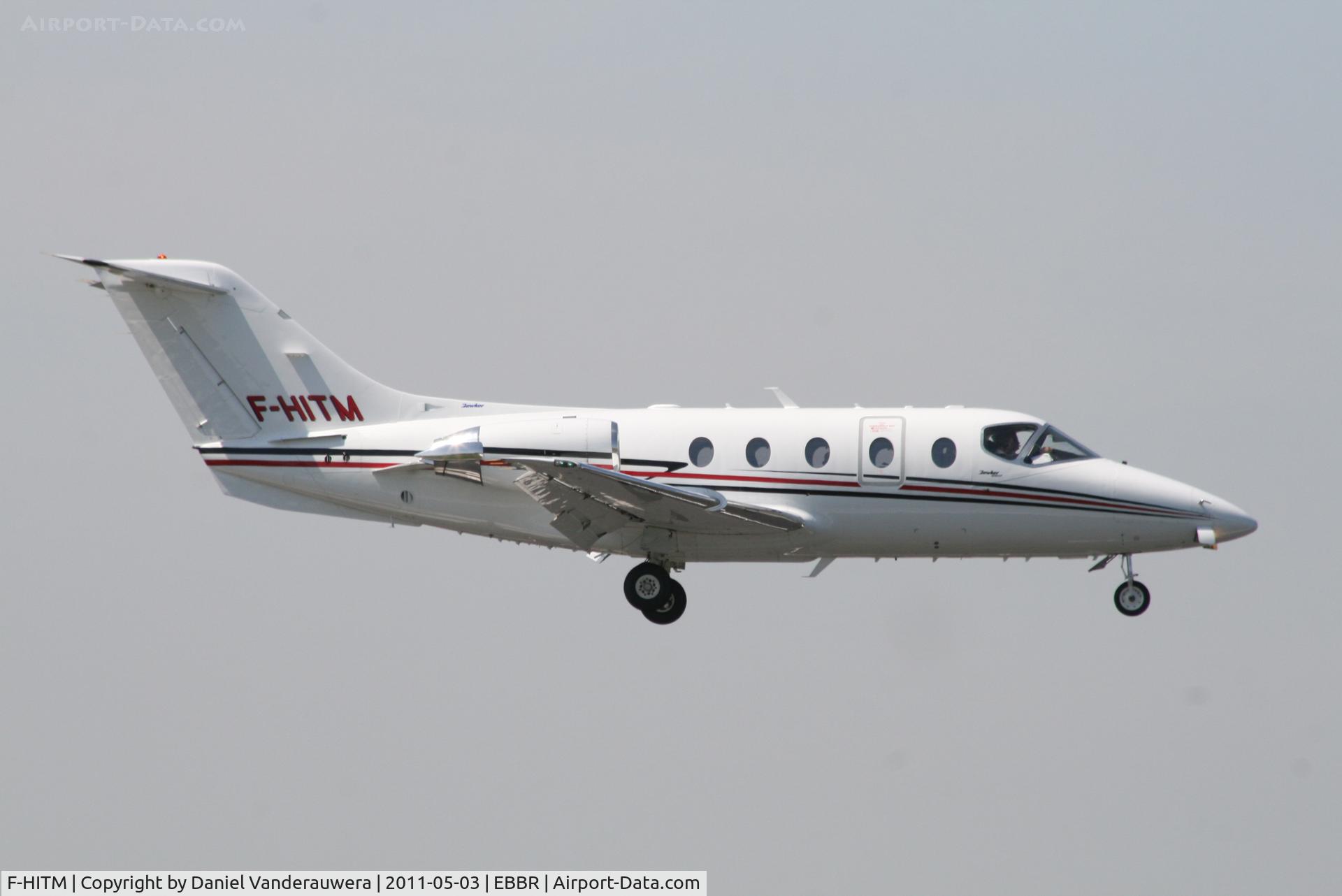 F-HITM, 2006 Hawker Beechcraft 400A Beechjet Beechjet C/N RK-501, Descending to RWY 02