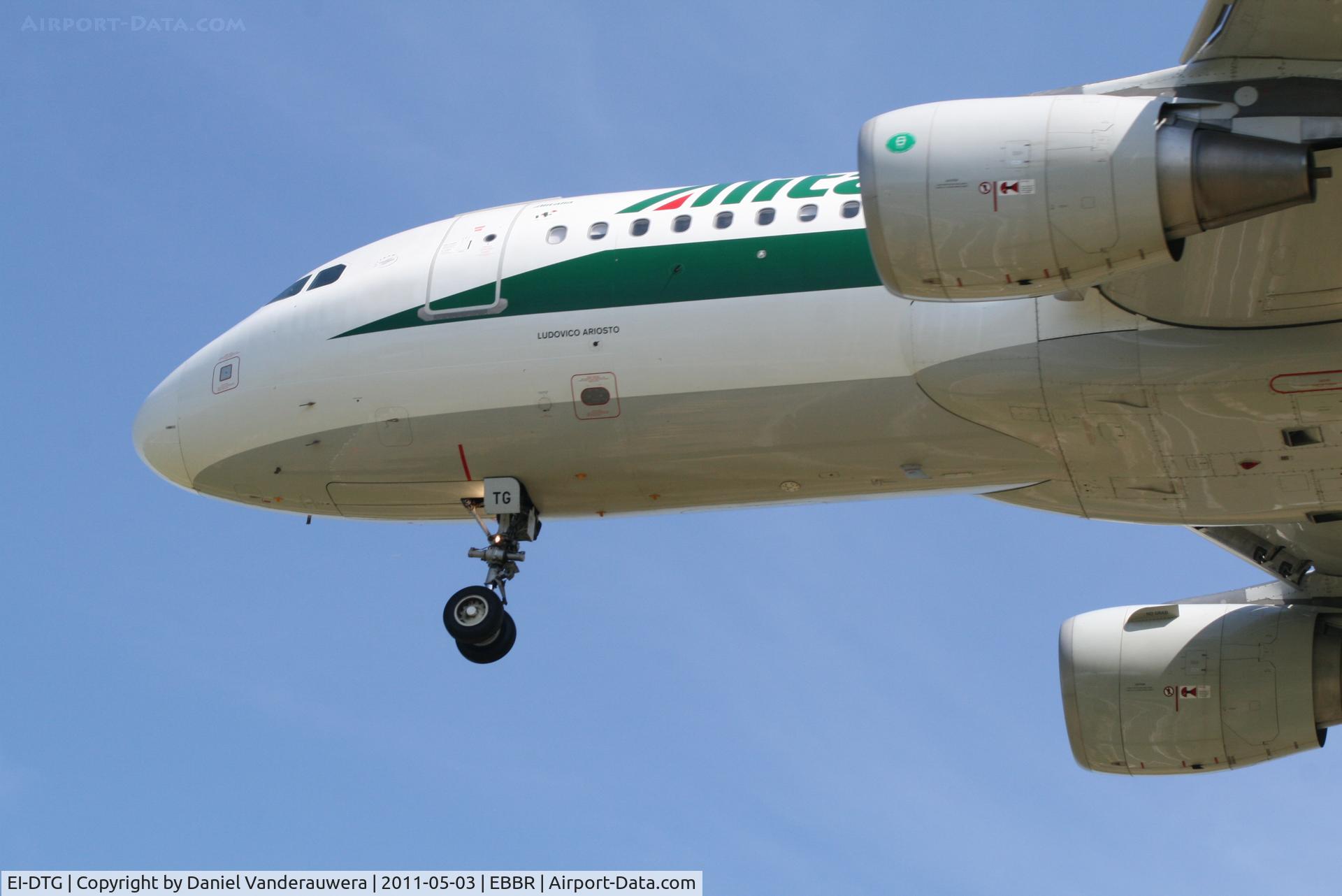 EI-DTG, 2009 Airbus A320-216 C/N 3921, Arrival of flight XM5984 to RWY 02
