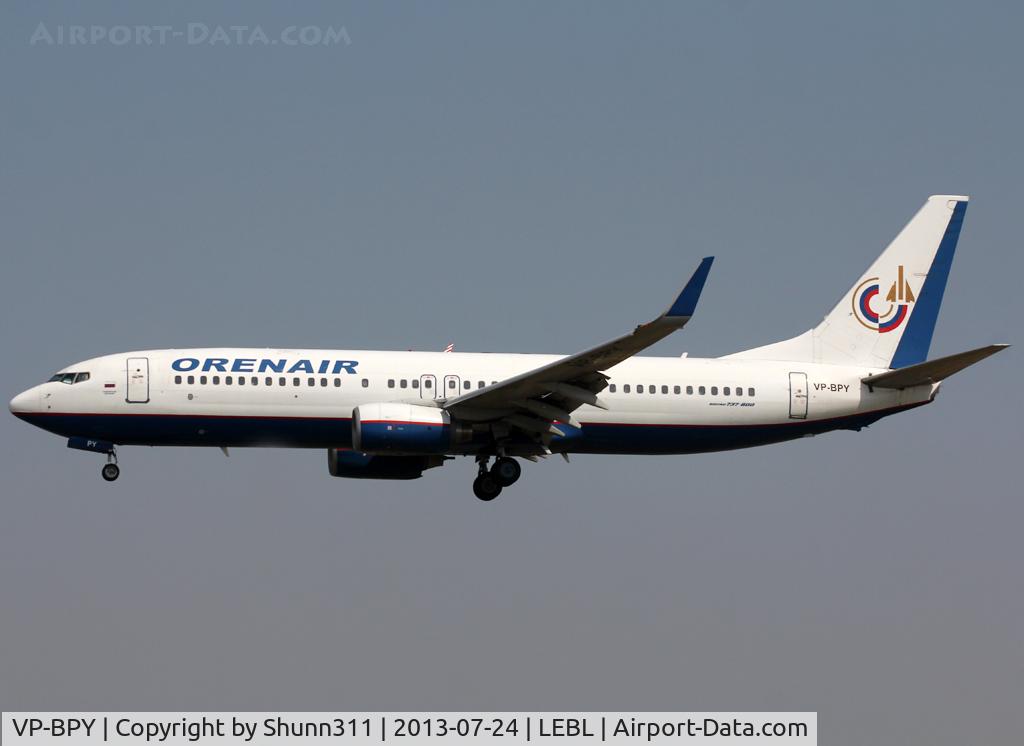 VP-BPY, 2002 Boeing 737-83N C/N 28247, Landing rwy 25R