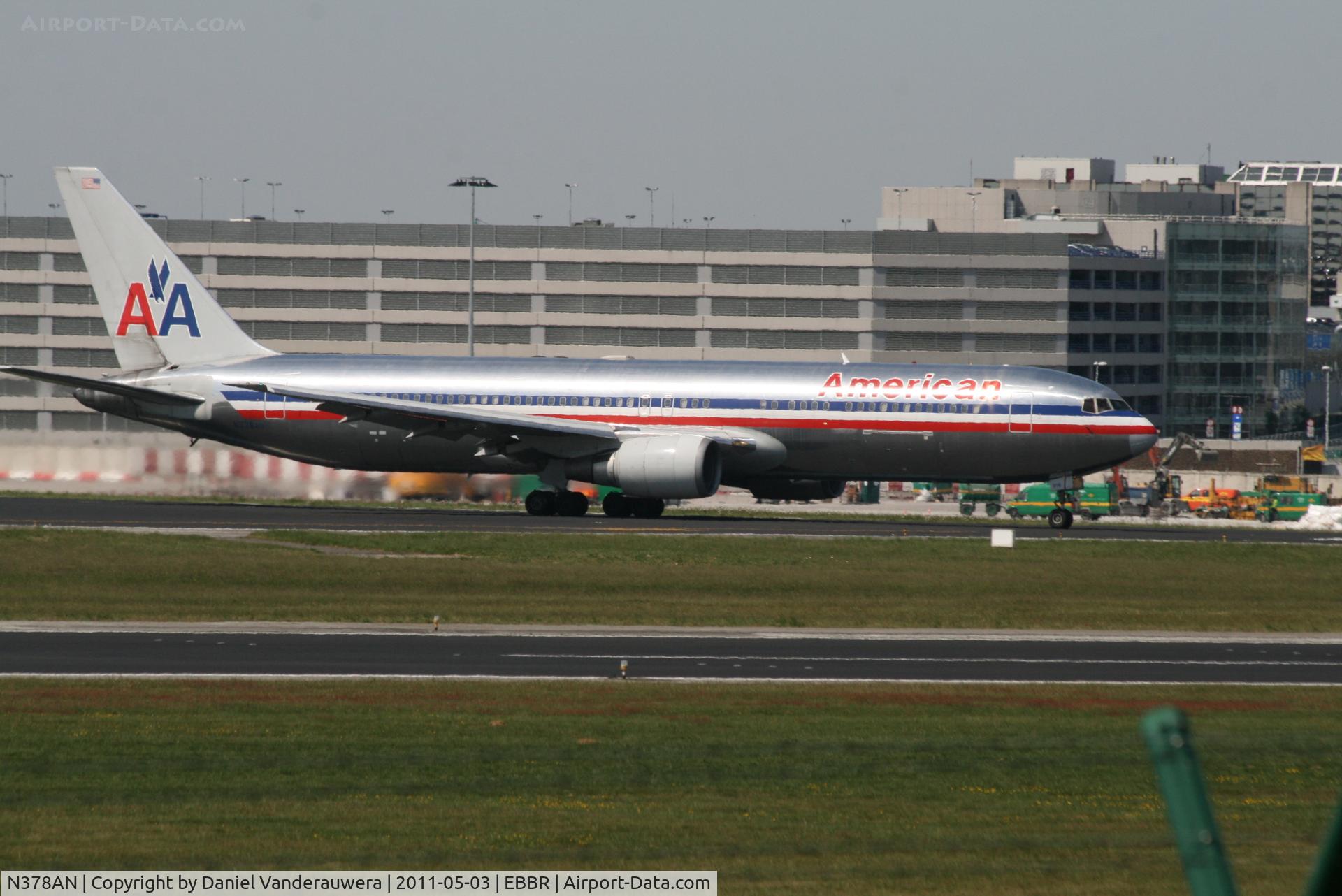 N378AN, 1992 Boeing 767-323/ER C/N 25447, Flight AA089 is taking off on RWY 07R