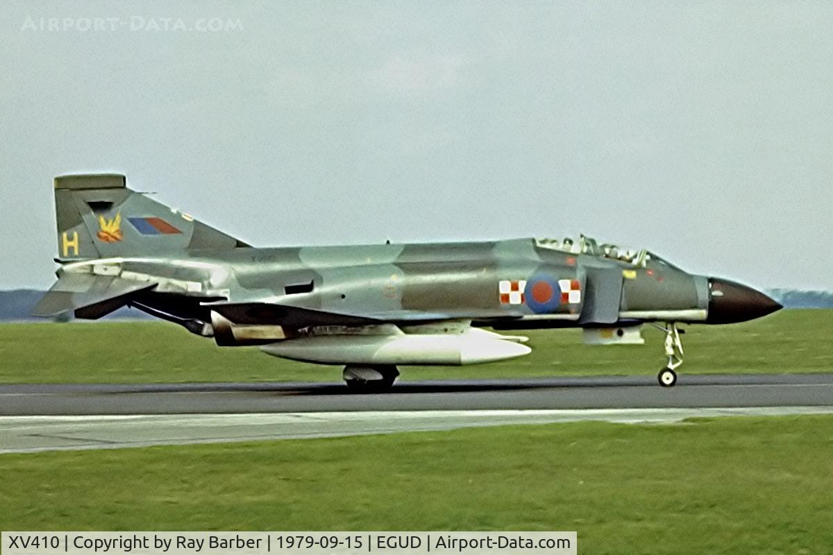 XV410, 1969 McDonnell Douglas Phantom FGR2 C/N 2964/9240, McDonnell-Douglas F-4M FGR.2 Phantom II [2964] (Royal Air Force) RAF Abingdon~G 15/09/1979. Image from a slide.