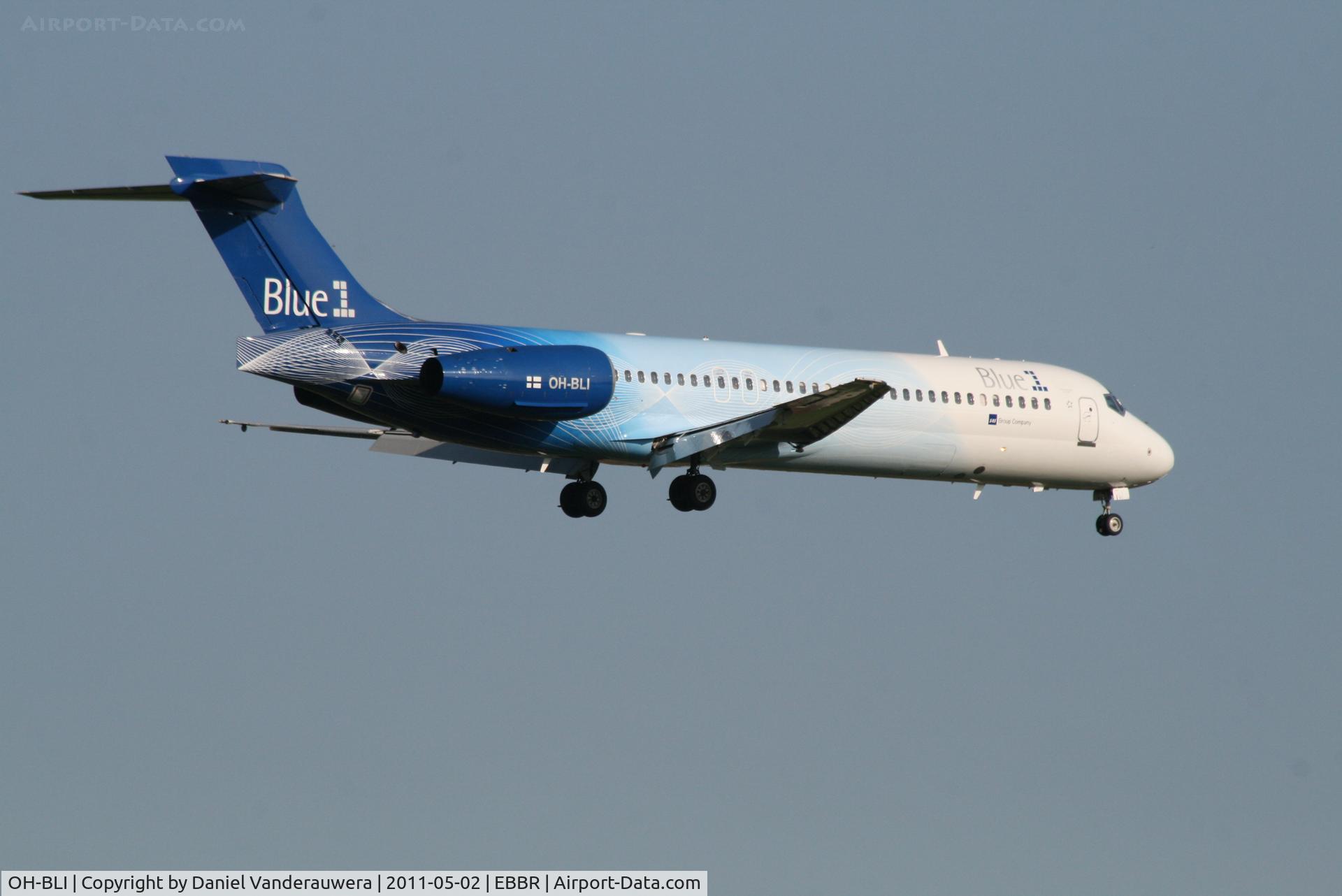 OH-BLI, 2000 Boeing 717-2CM C/N 55061, Flight KF801 is descending to RWY 02