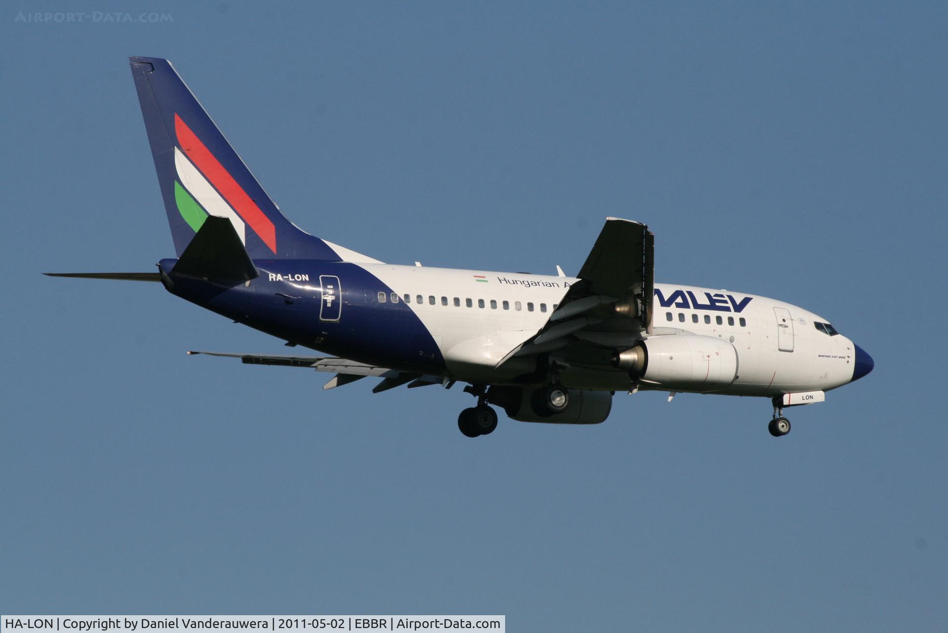 HA-LON, 2004 Boeing 737-6Q8 C/N 29353, Flight MA600 is descending to RWY 02
