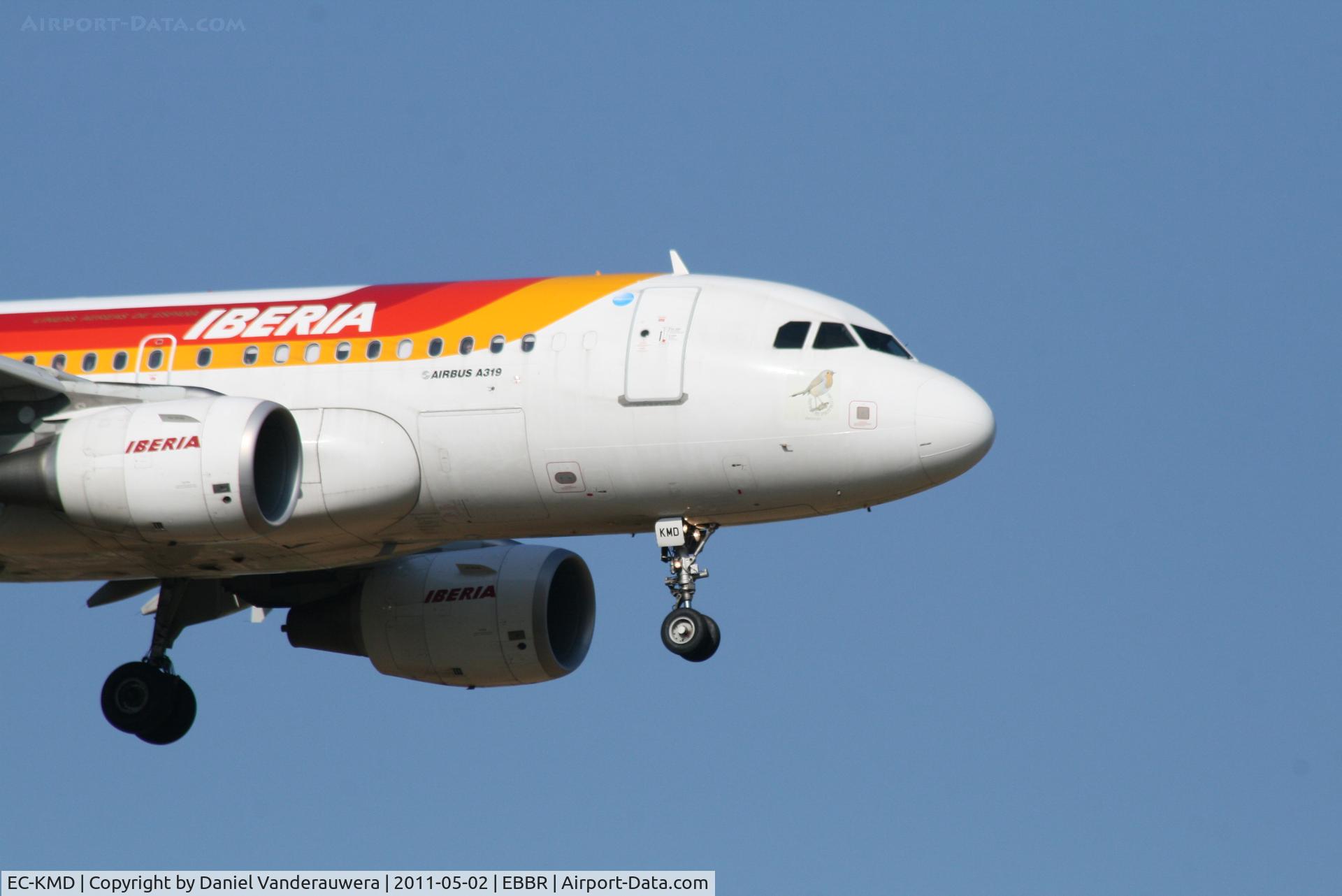 EC-KMD, 2008 Airbus A319-111 C/N 3380, Flight IB3216 is arriving to RWY 02