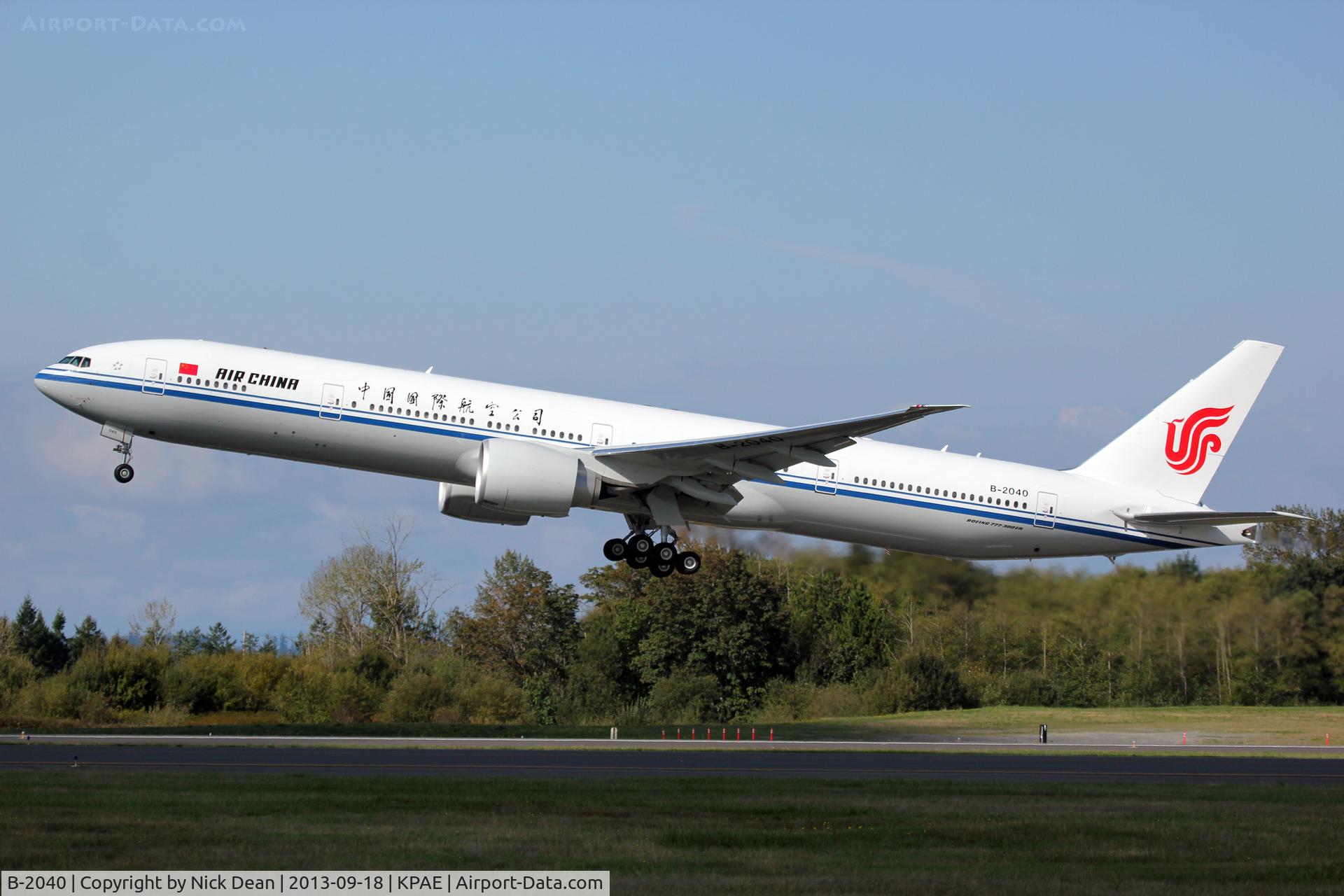 B-2040, 2013 Boeing 777-39L/ER C/N 38680, KPAE/PAE