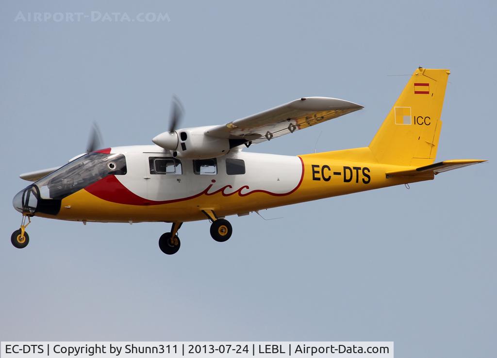 EC-DTS, Partenavia P-68 Observer C/N 324-17-OB, Landing rwy 25R with new ICC c/s