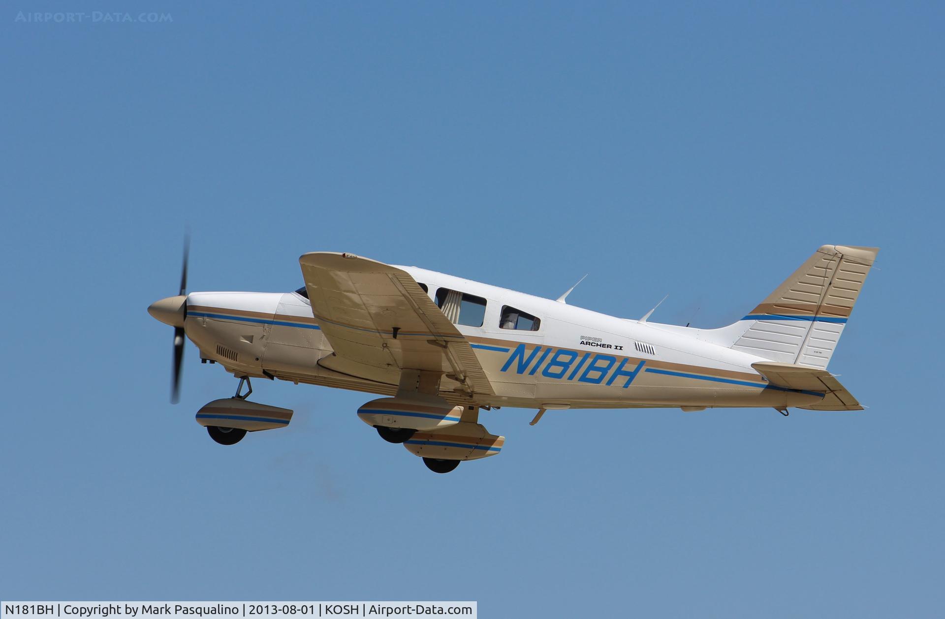 N181BH, 1982 Piper PA-28-181 C/N 28-8390003, Piper PA-28-181