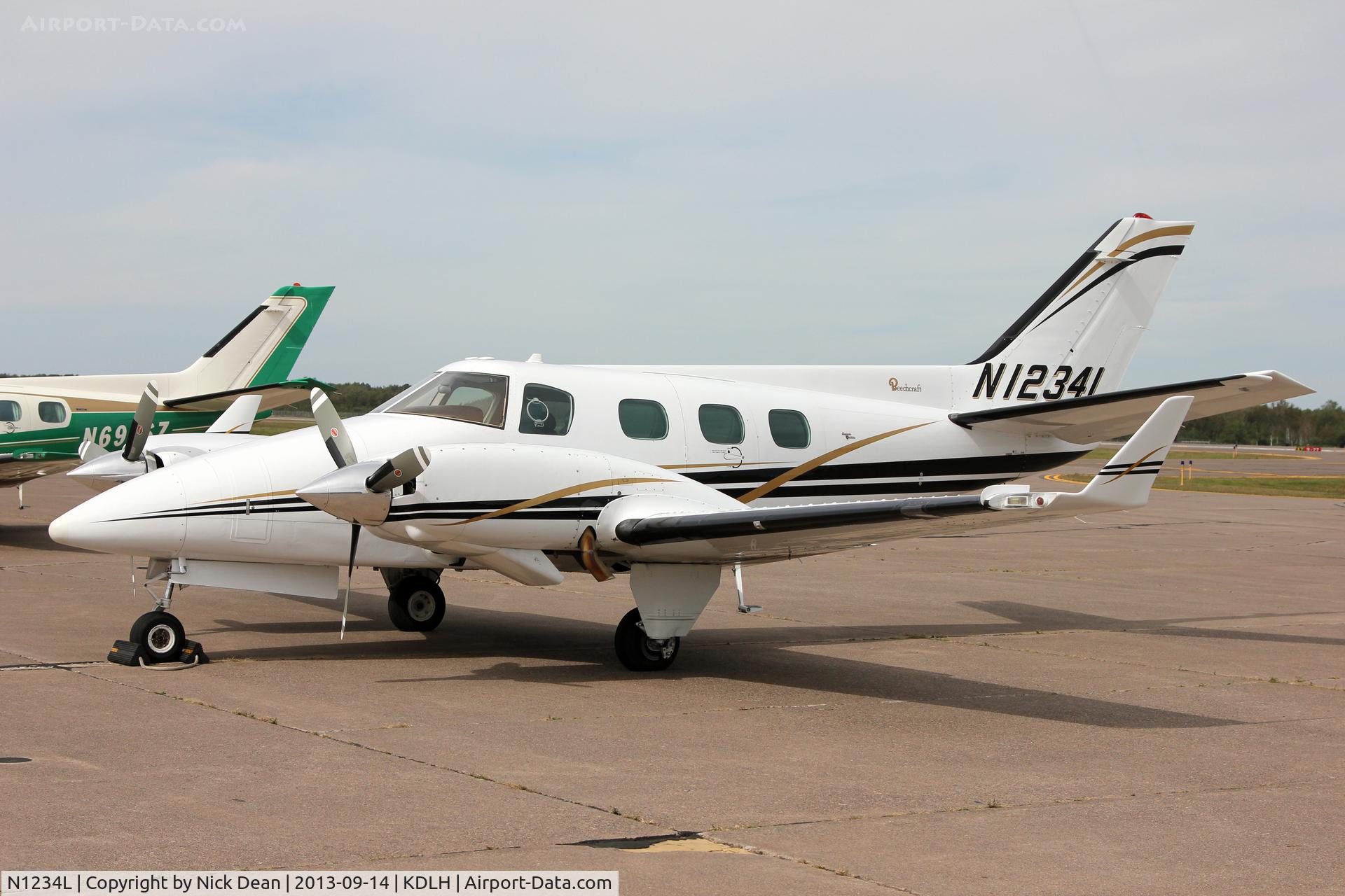 N1234L, 1974 Beech B-60 Duke C/N P-320, KDLH/DLH 2013 Duke owners fly in