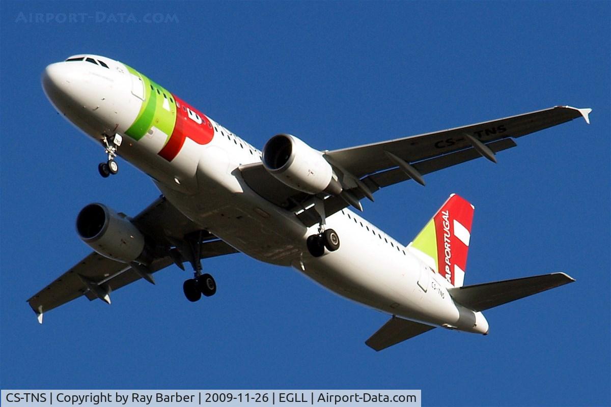 CS-TNS, 2009 Airbus A320-214 C/N 4021, Airbus A320-214 [4021] (Air Portugal) Home~G 26/11/2009. On approach 27R.
