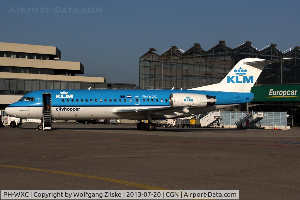 PH-WXC, 1996 Fokker 70 (F-28-0070) C/N 11574, visitor