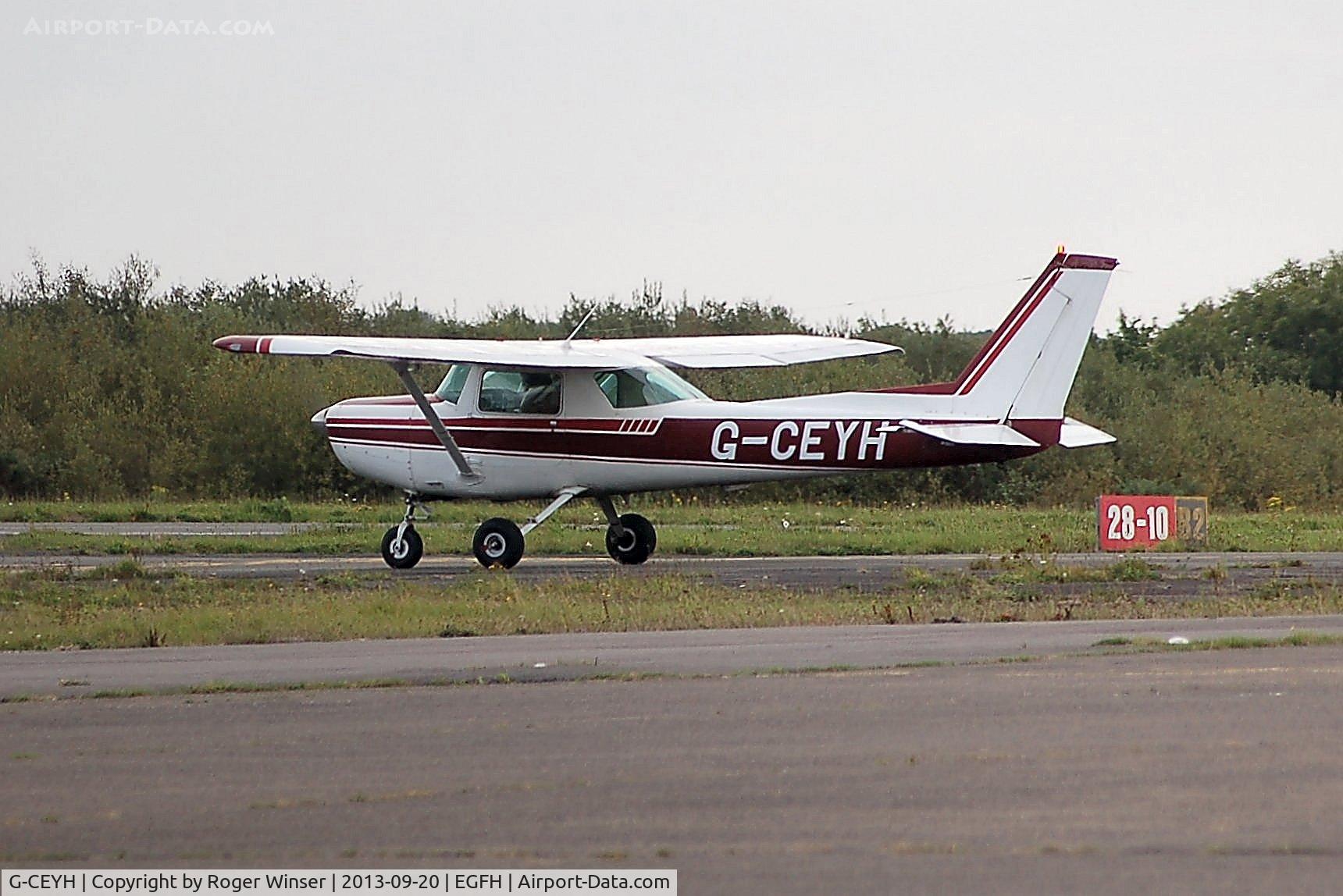 G-CEYH, 1978 Cessna 152 C/N 15282689, Visiting Cessna 152 operated by Cornwall Flying Club. Previously registered N89253.