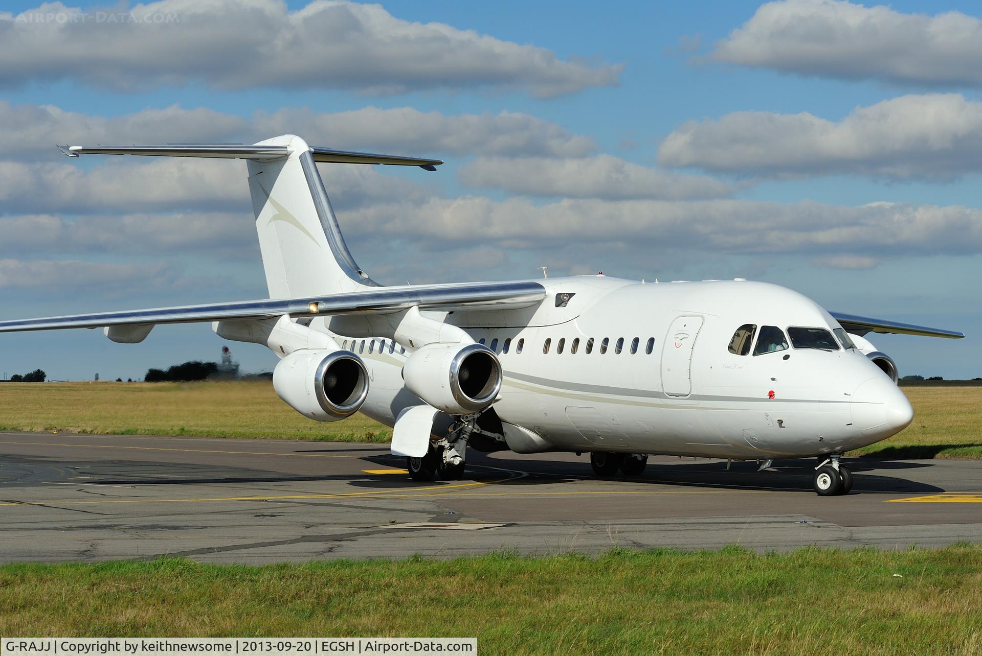 G-RAJJ, 1988 British Aerospace BAe.146-200 C/N E2108, Aston Villa football team arriving !