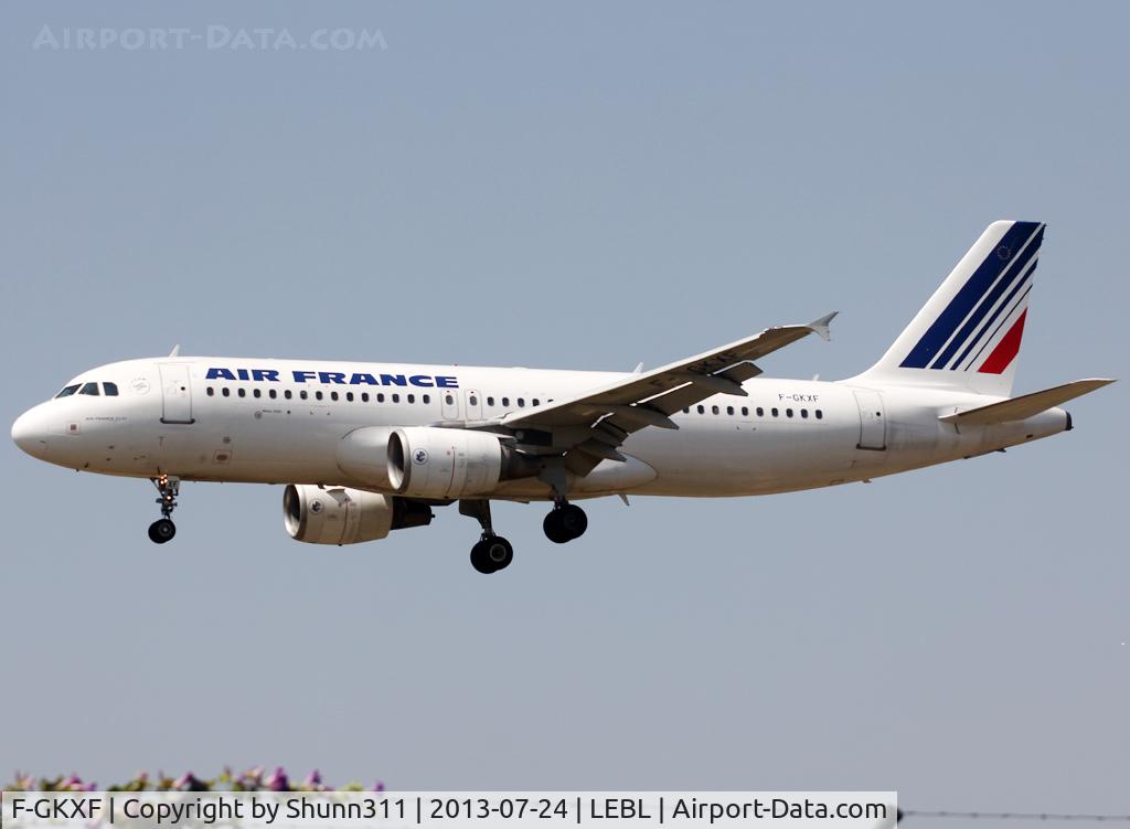 F-GKXF, 2002 Airbus A320-214 C/N 1885, Landing rwy 25R in modified new livery...