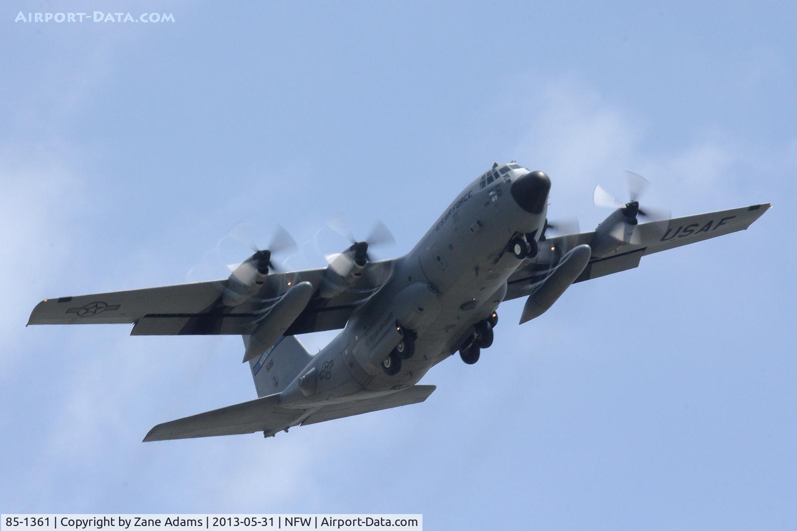 85-1361, 1985 Lockheed C-130H Hercules C/N 382-5071, Departing NAS Fort Worth