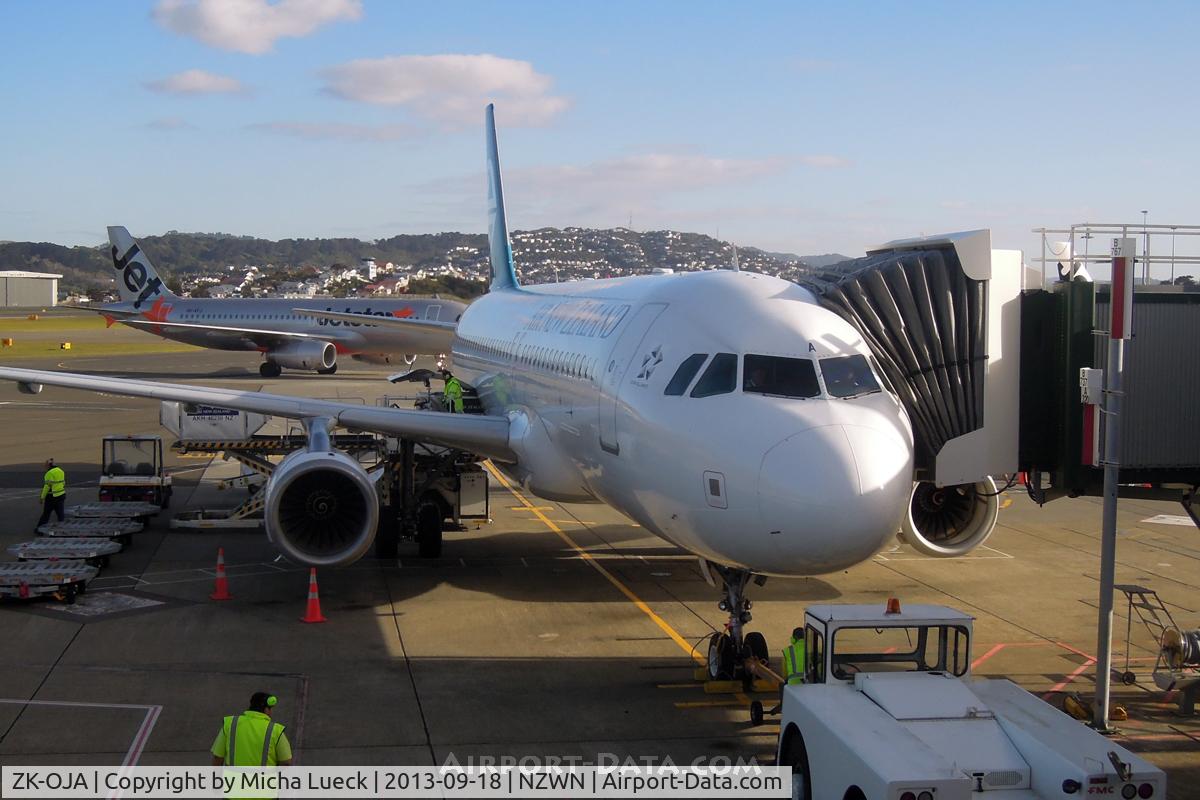 ZK-OJA, 2003 Airbus A320-232 C/N 2085, At Wellington