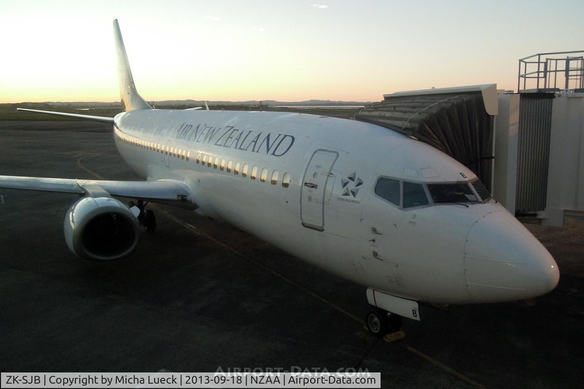 ZK-SJB, 1997 Boeing 737-33R C/N 28868, At Auckland