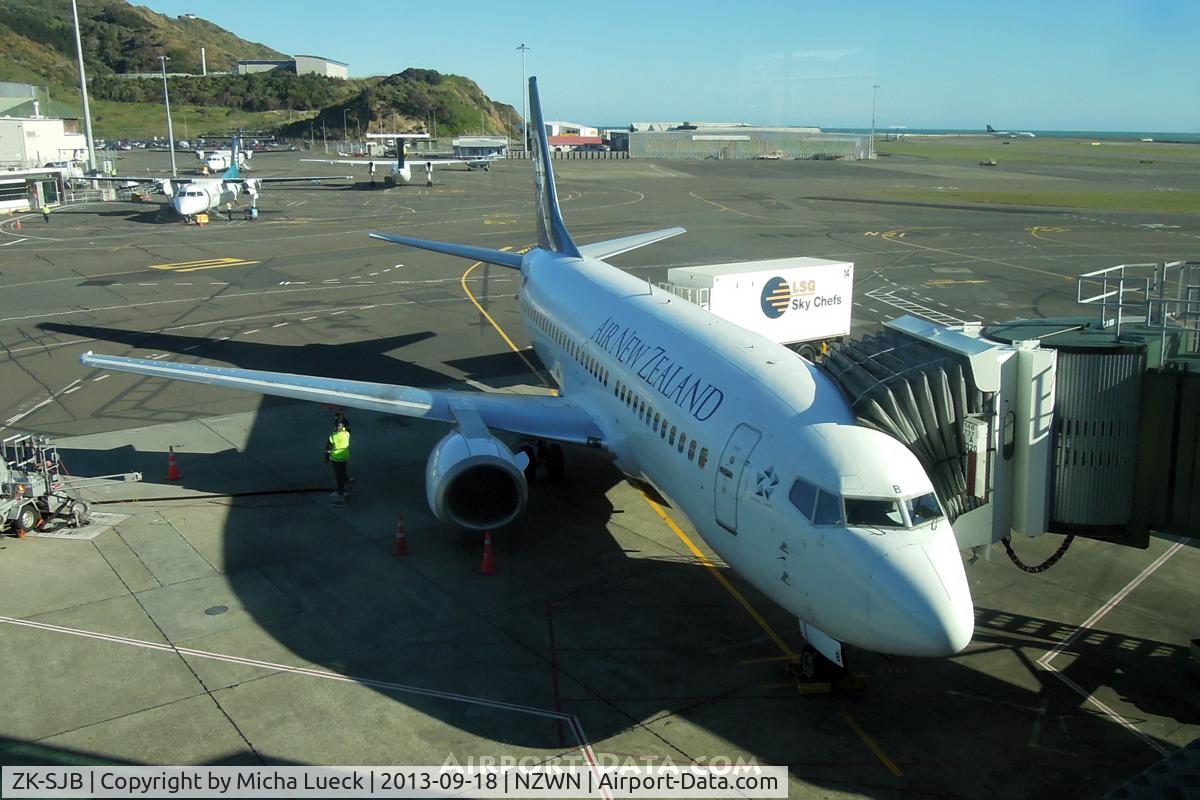 ZK-SJB, 1997 Boeing 737-33R C/N 28868, At Wellington