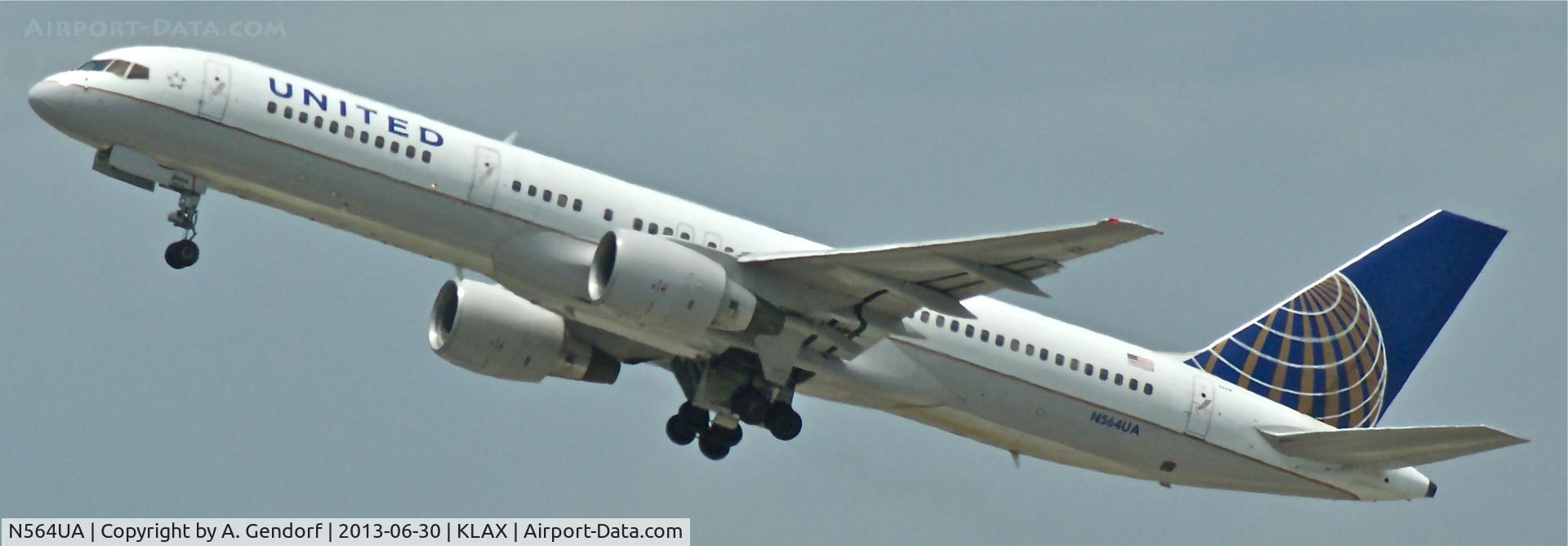 N564UA, 1992 Boeing 757-222 C/N 26666, United, seen here departing at Los Angeles Int´l(KLAX)