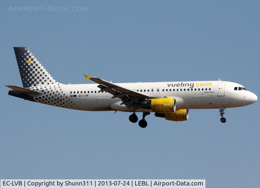EC-LVB, 2000 Airbus A320-214 C/N 1210, Landing rwy 25R
