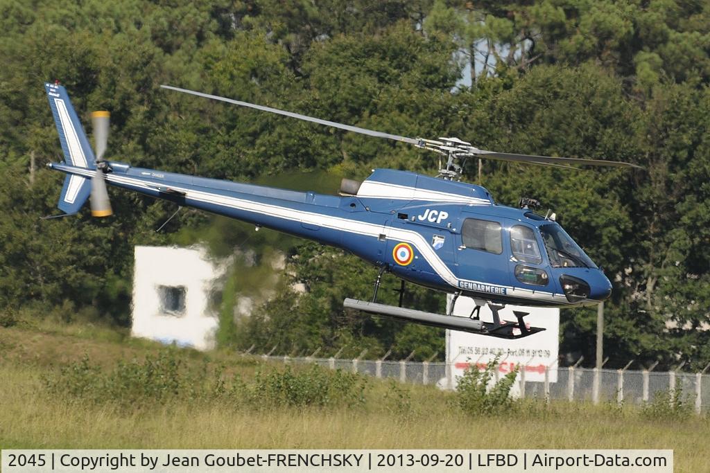 2045, Aérospatiale AS-350BA Ecureuil C/N 2045, landing FATO 23