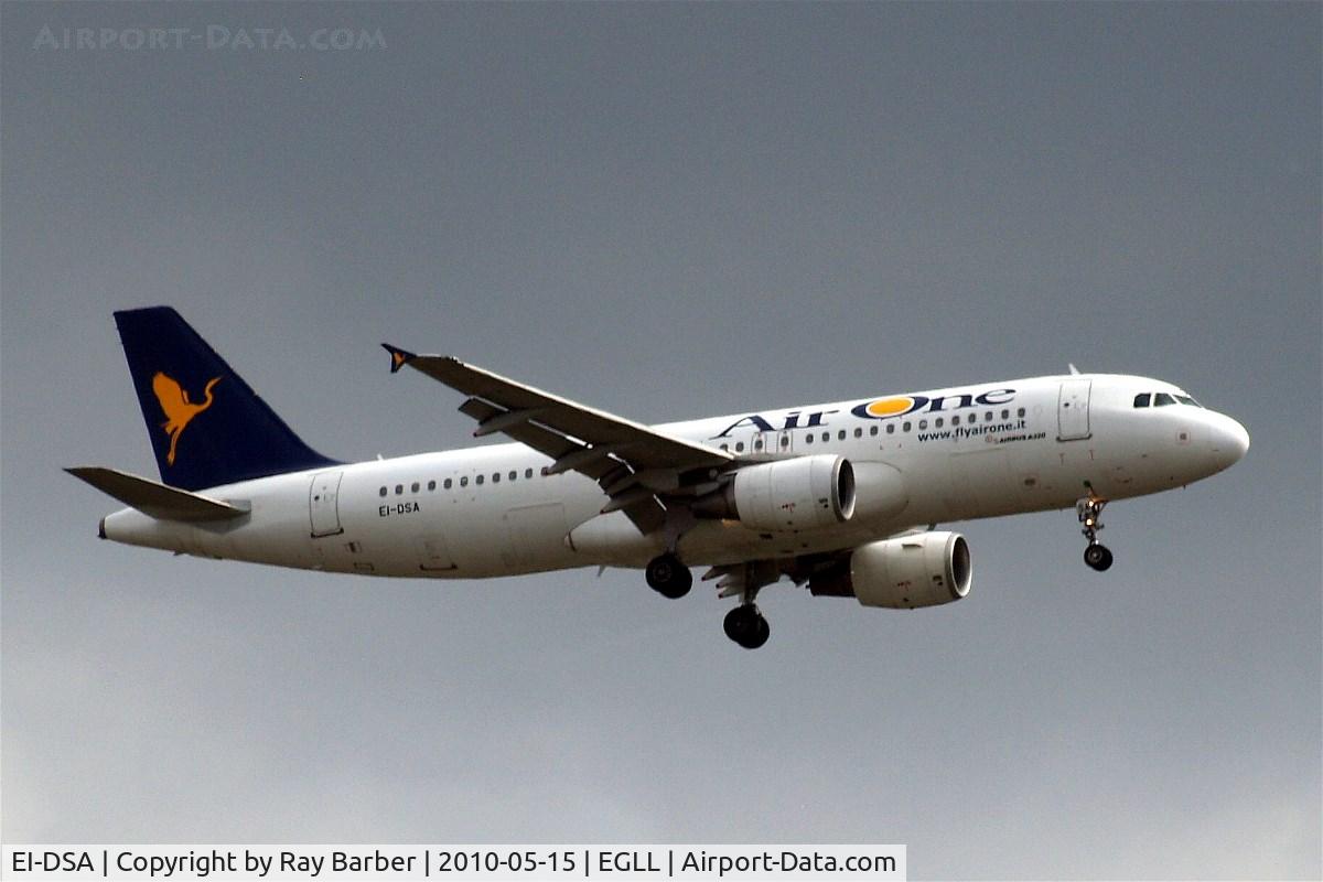 EI-DSA, 2006 Airbus A320-216 C/N 2869, Airbus A320-216 [2869] (Air One) Home~G 15/05/2010. On approach 27L.