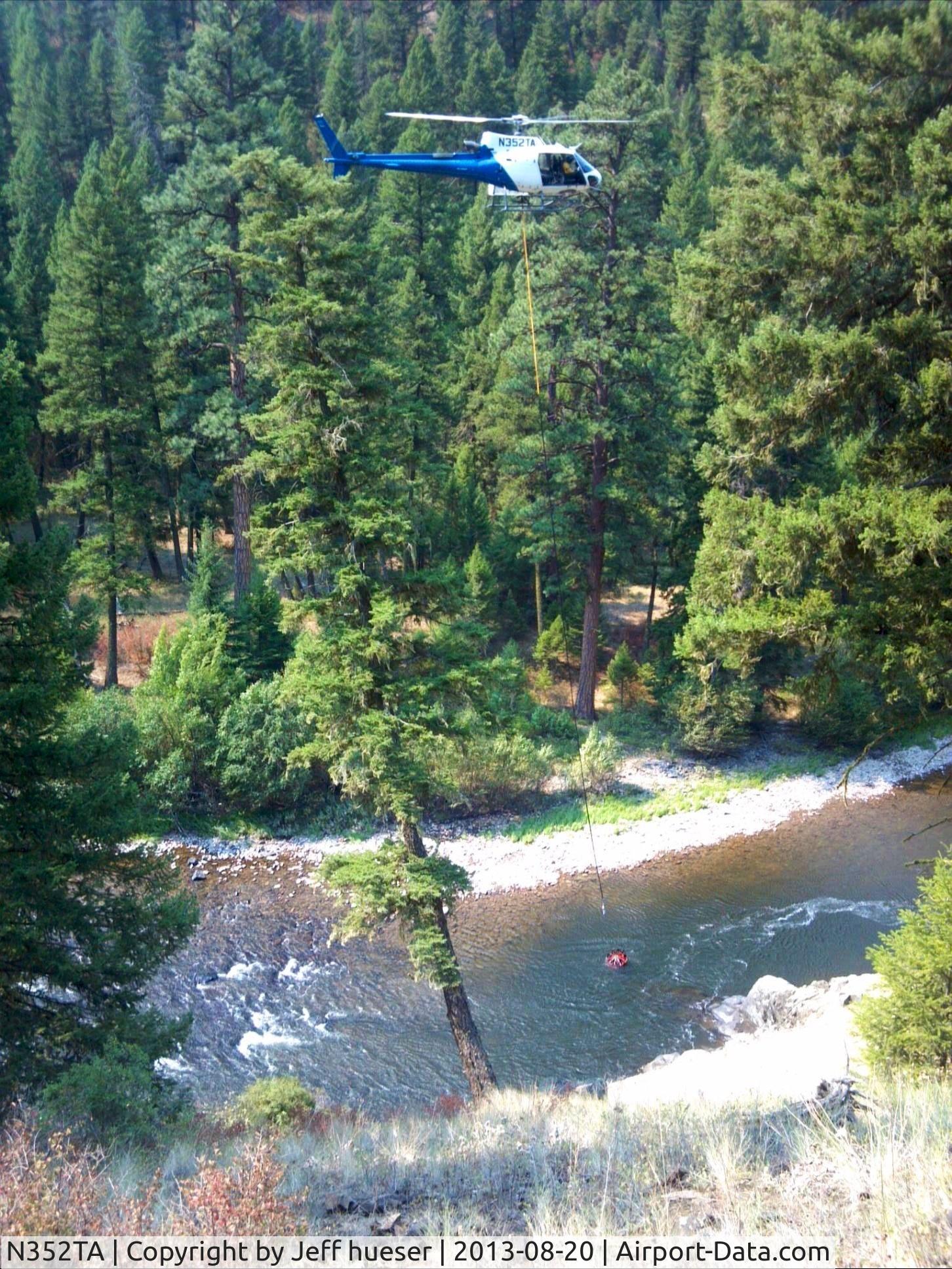 N352TA, Eurocopter AS-350B-3 Ecureuil Ecureuil C/N 4110, On a fire in Montana
