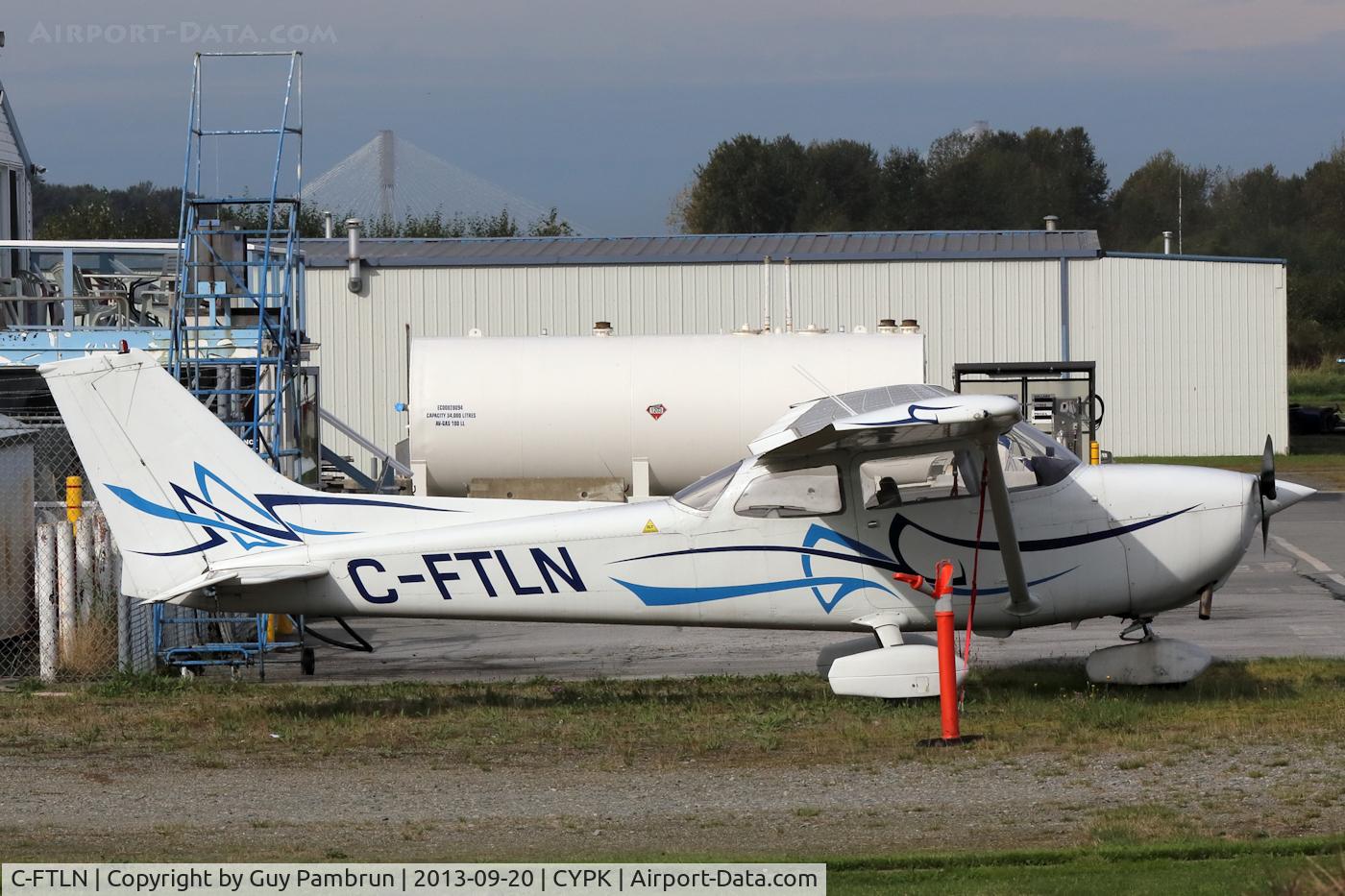 C-FTLN, 1976 Cessna 172N C/N 17268468, Parked