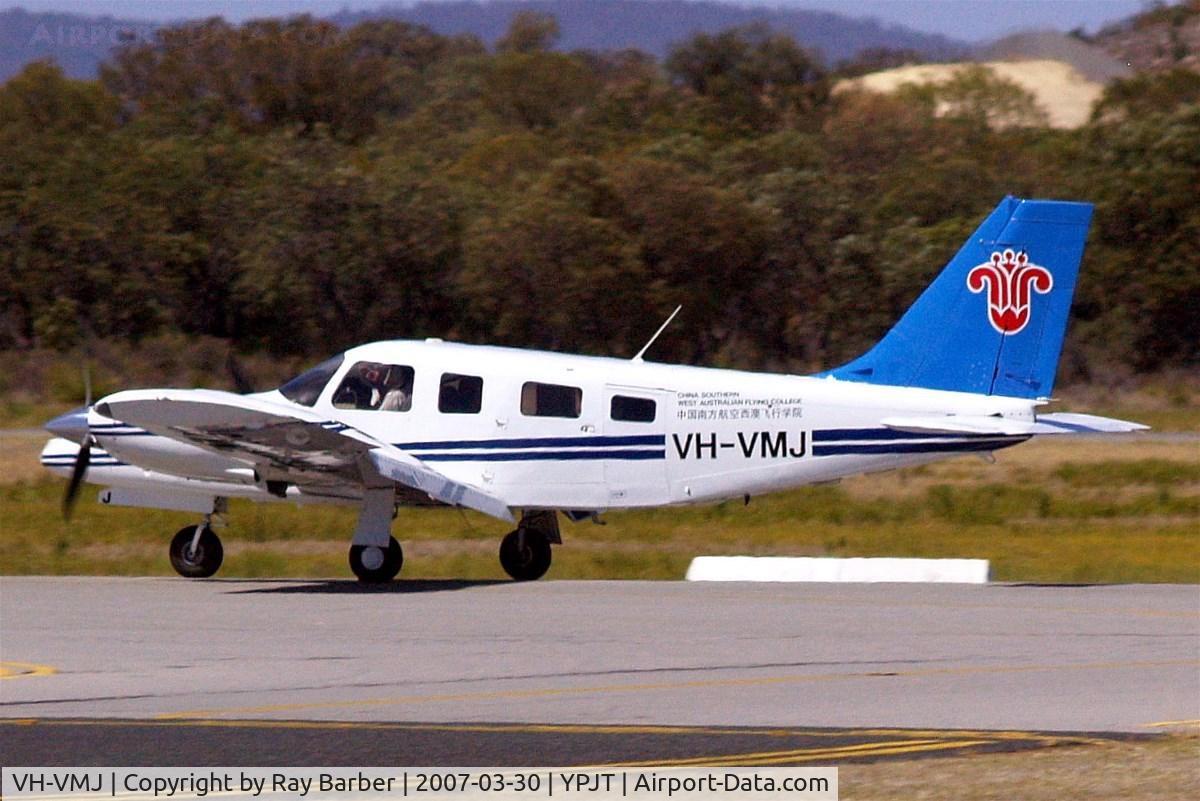 VH-VMJ, 2001 Piper PA-34-220T C/N 3449210, Piper PA-34-220T Seneca V [3449210] (China Southern Flying College) Perth-Jandakot~VH 30/03/2007