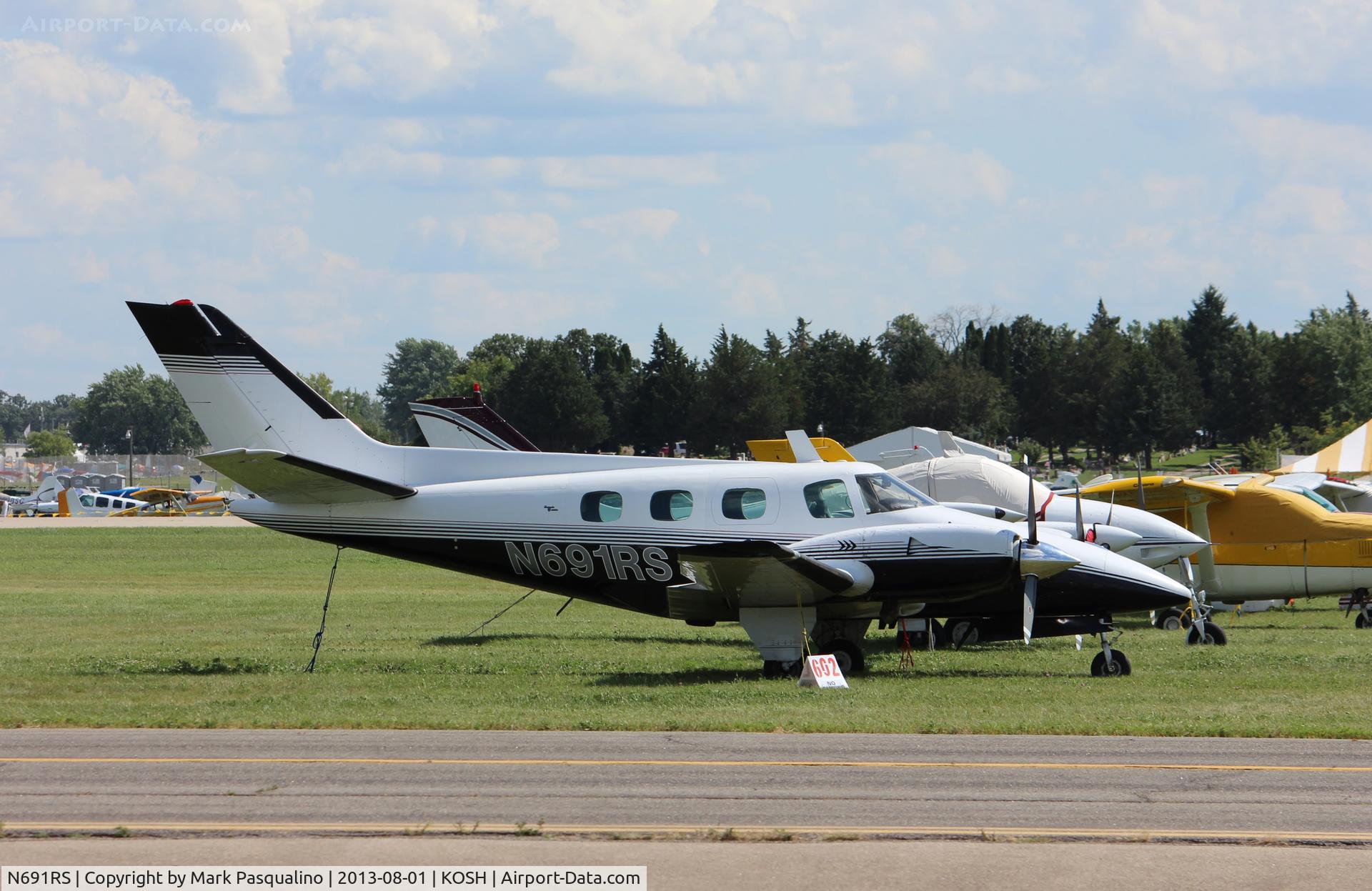 N691RS, 1969 Beech 60 C/N P-81, Beech 60