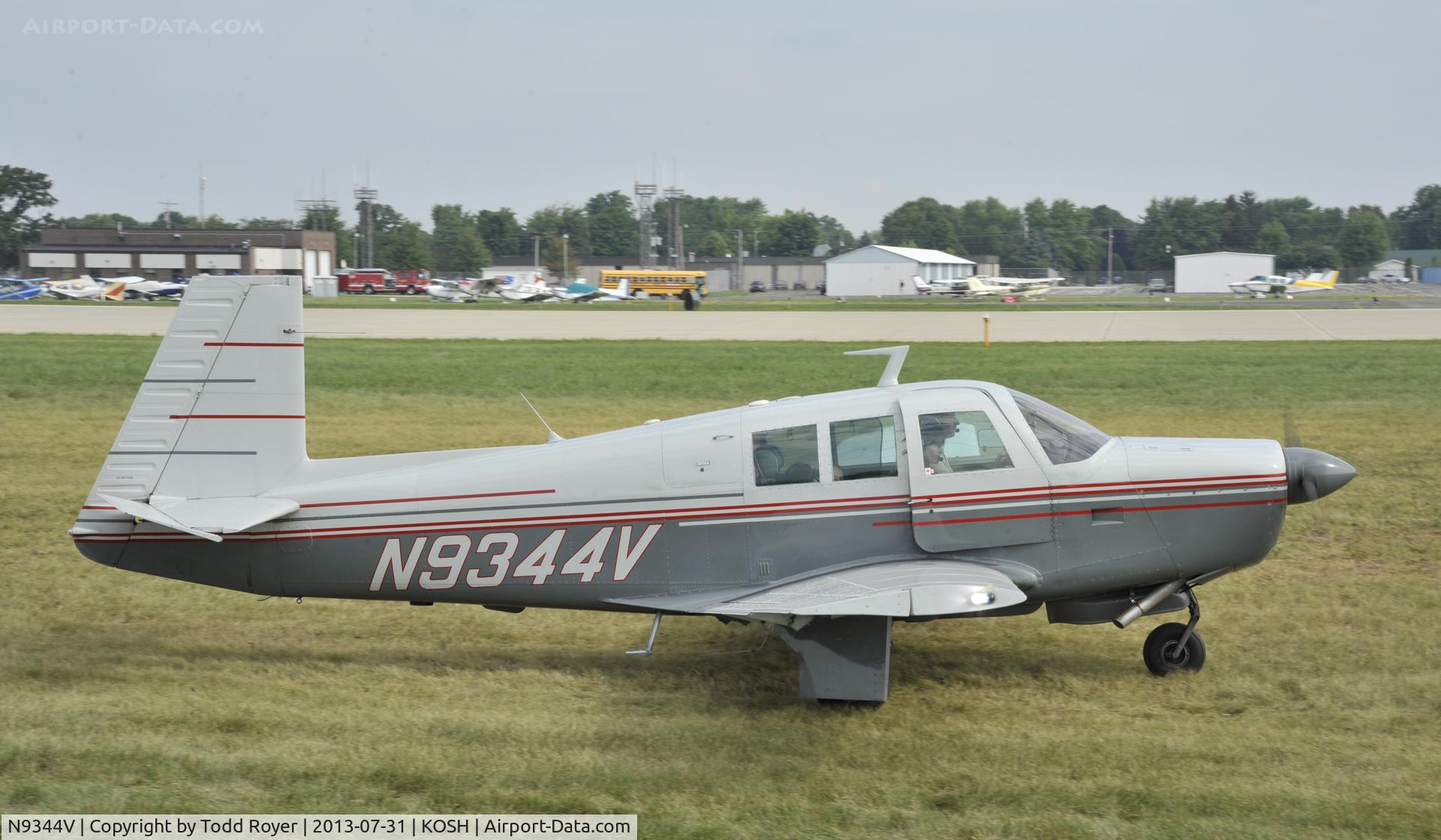 N9344V, 1970 Mooney M20F Executive C/N 700052, Airventure 2013
