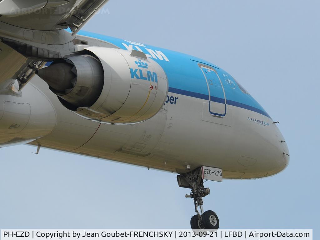 PH-EZD, 2009 Embraer 190LR (ERJ-190-100LR) C/N 19000279, from AMS landing 05