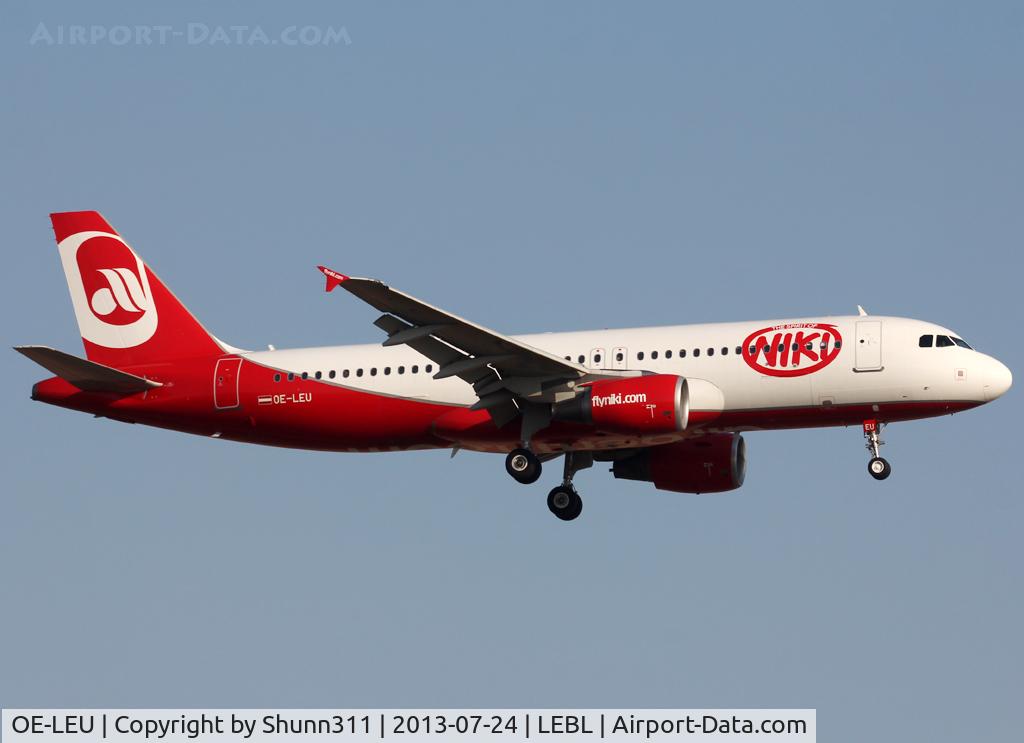 OE-LEU, 2006 Airbus A320-214 C/N 2902, Landing rwy 25R in basic new Air Berlin c/s with titles