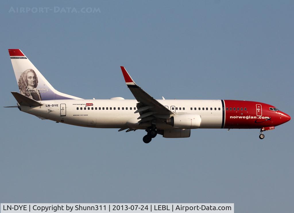 LN-DYE, 2010 Boeing 737-8JP C/N 39003, Landing rwy 25R