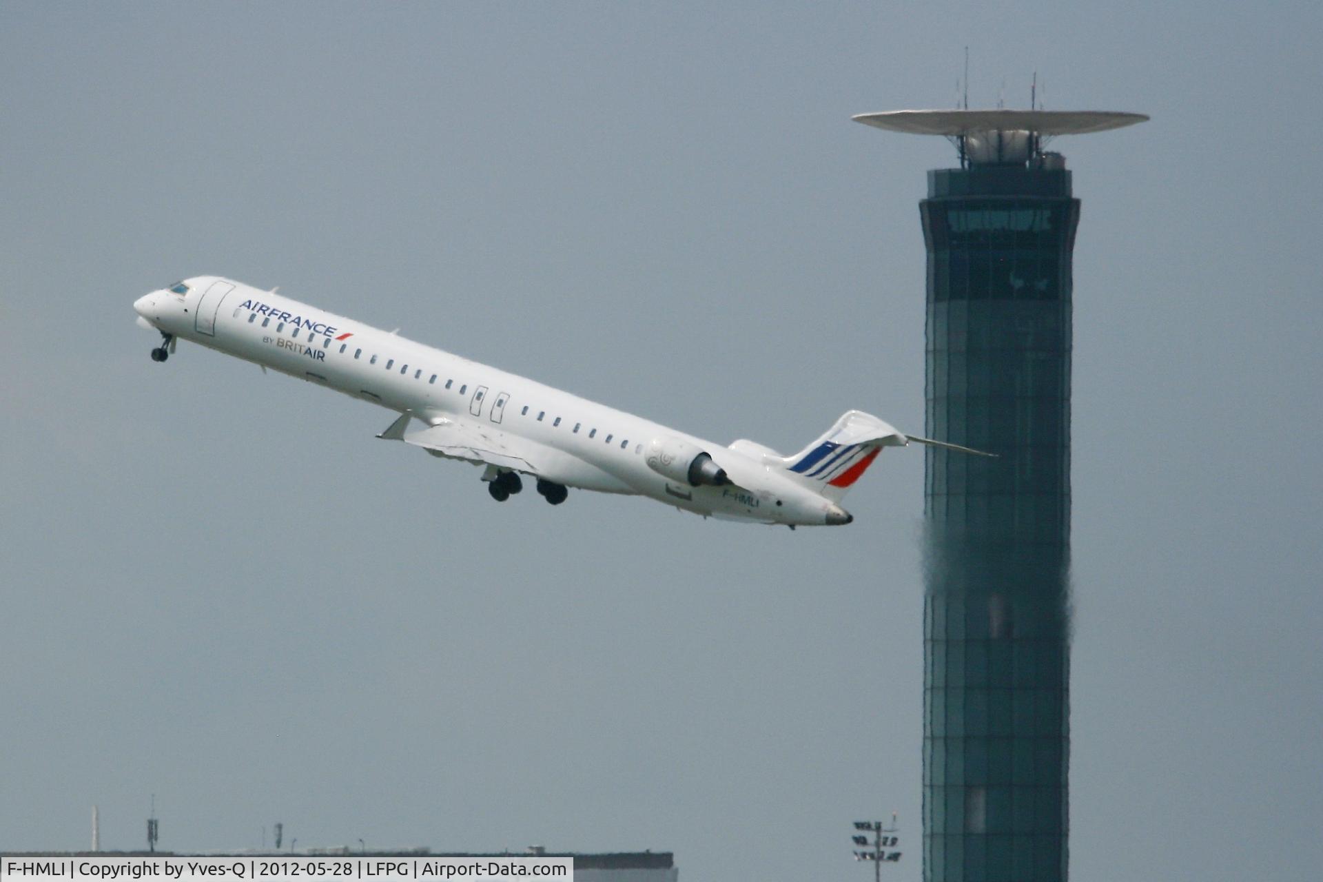 F-HMLI, 2011 Bombardier CRJ-1000EL NG (CL-600-2E25) C/N 19014, Bombardier CRJ-1000, Take off rwy 26R, Roissy Charles De Gaulle Airport (LFPG-CDG)