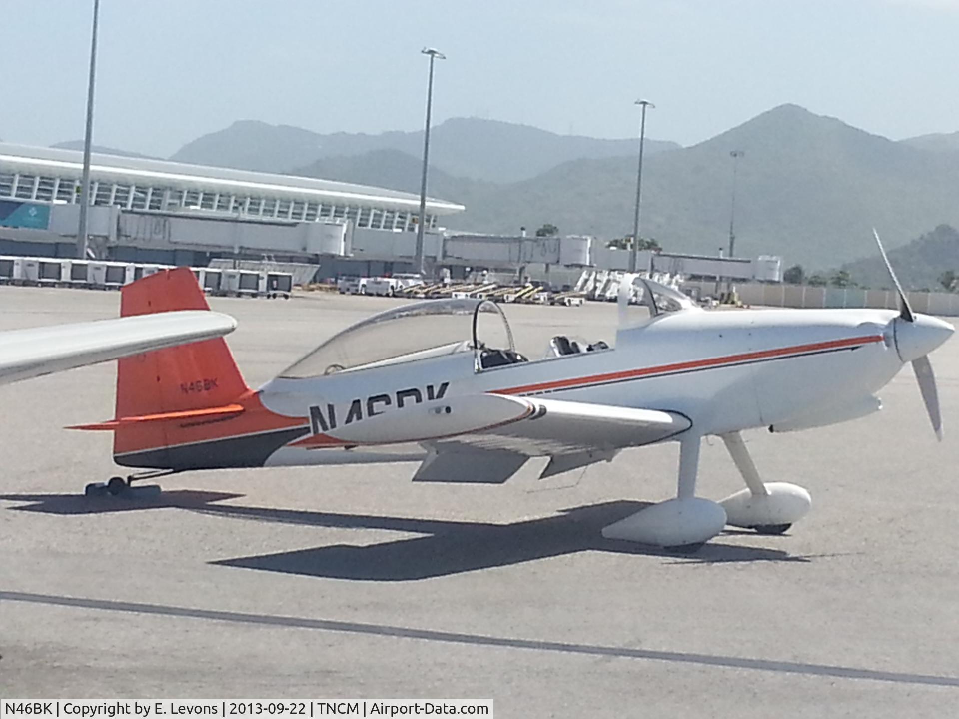 N46BK, 2006 Vans RV-8 C/N 81703, Parked at Sxm airport