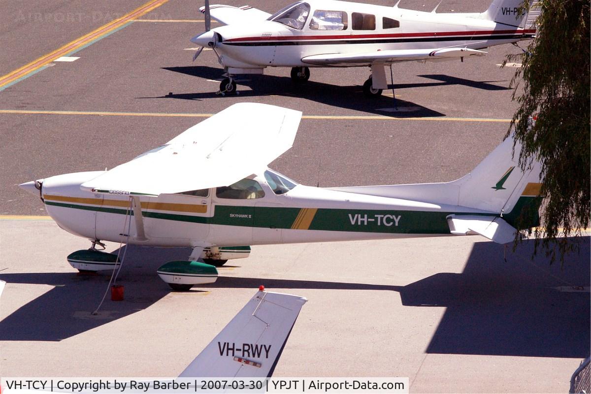 VH-TCY, 1976 Cessna 172N C/N 17267667, Cessna 172N Skyhawk [172-67667] Perth-Jandakot~VH 30/03/2007