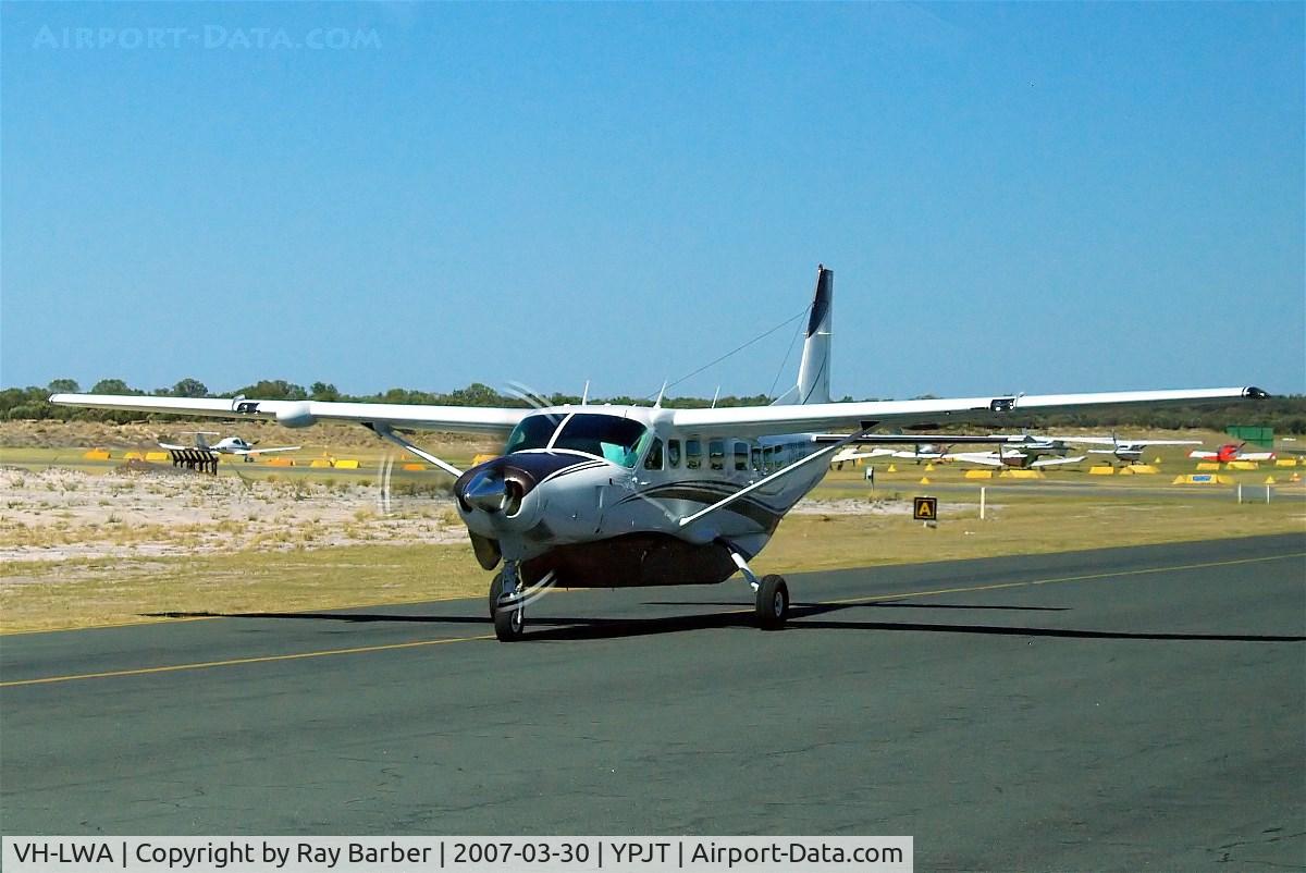 VH-LWA, 2006 Cessna 208B Grand Caravan C/N 208B1173, Cessna 208B Grand Caravan [208B-1173] (Slingair) Perth-Jandakot~VH 30/03/2007