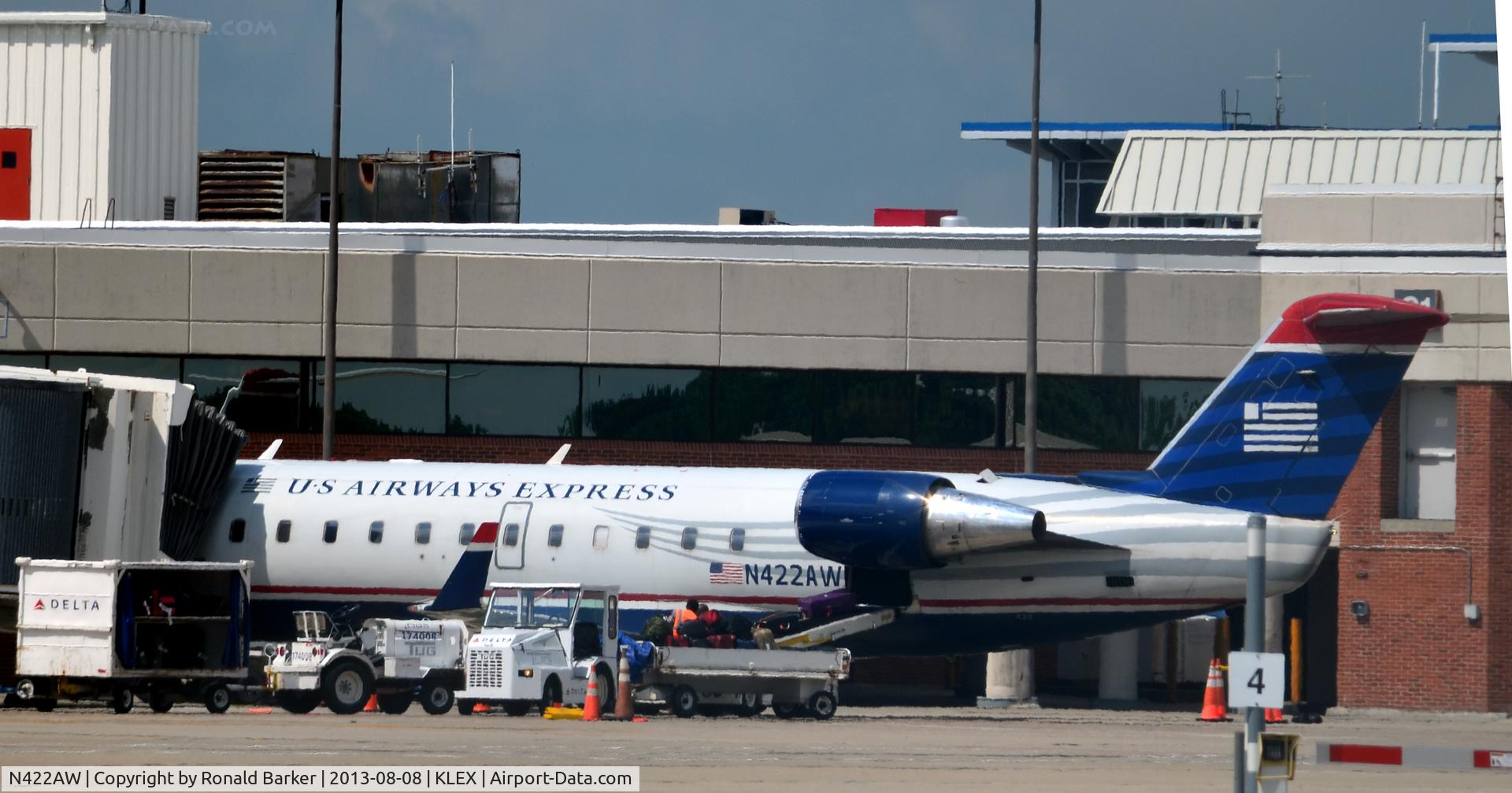 N422AW, 1999 Canadair CRJ-200ER (CL-600-2B19) C/N 7341, Lexington