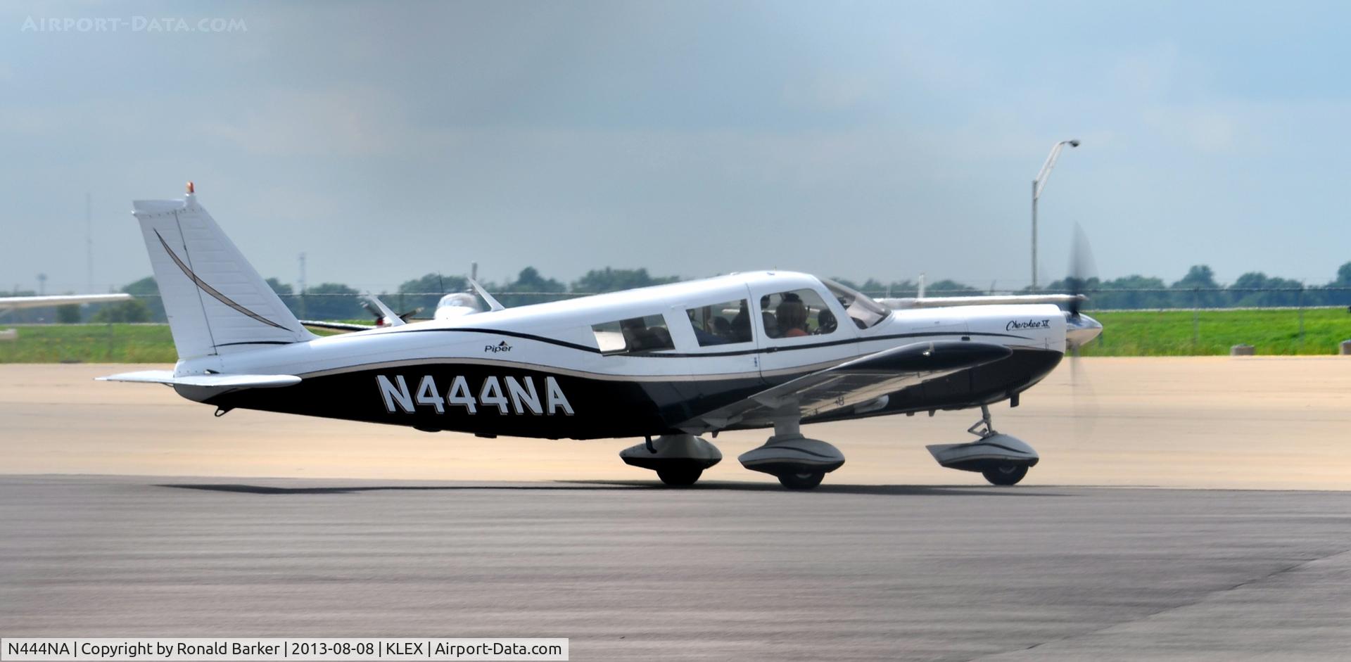N444NA, 1971 Piper PA-32-300 Cherokee Six C/N 32-7140043, Taxi LEX