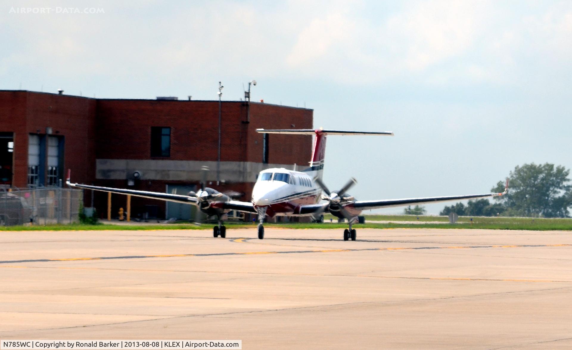 N785WC, 1978 Beech 200 C/N BB-425, Taxi LEX